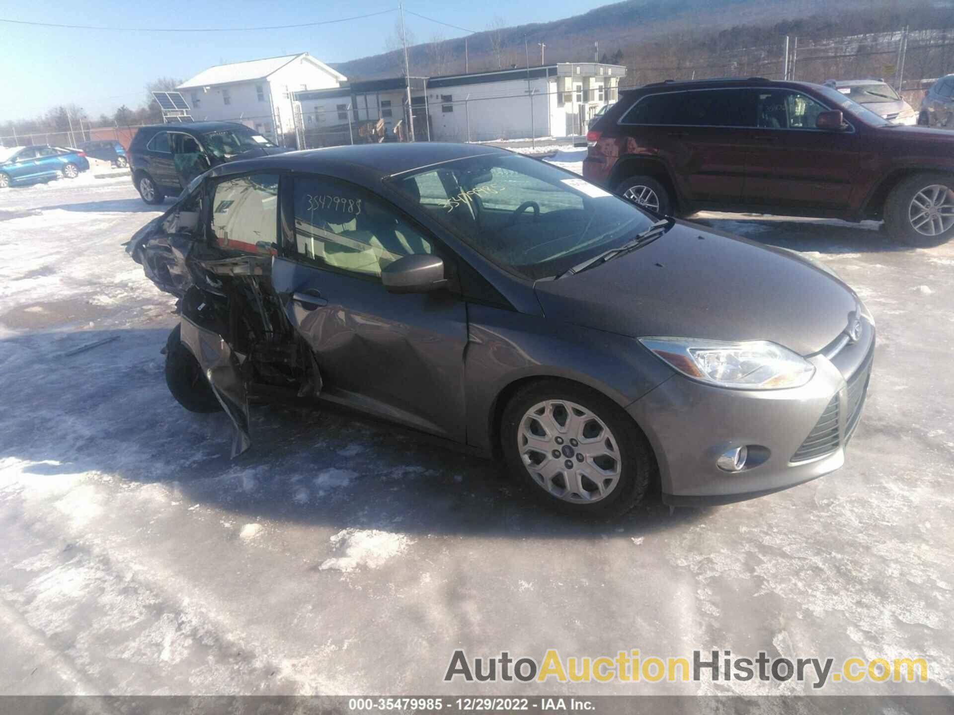 FORD FOCUS SE, 1FAHP3F25CL287370