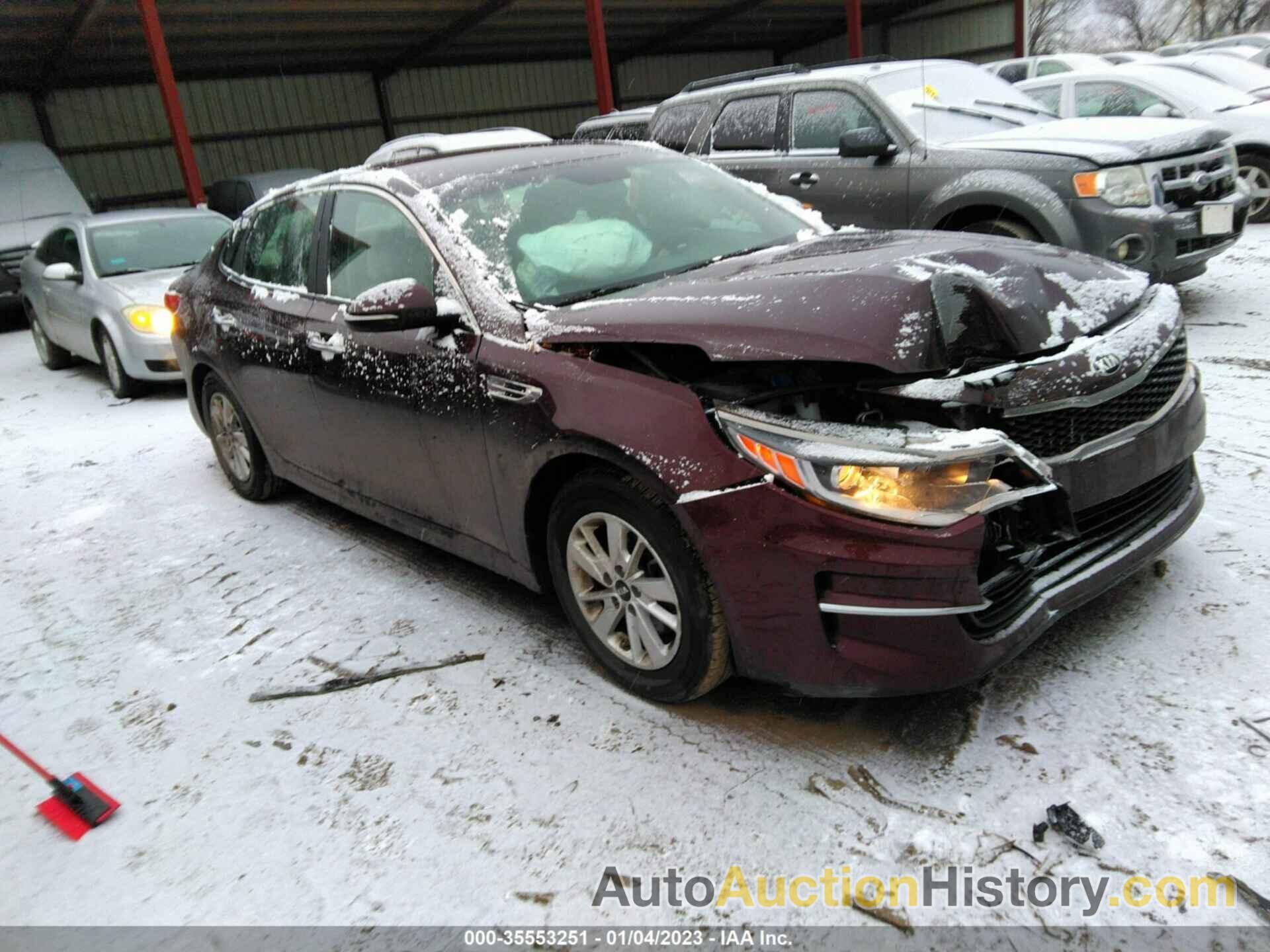 KIA OPTIMA LX, 5XXGT4L39JG247505