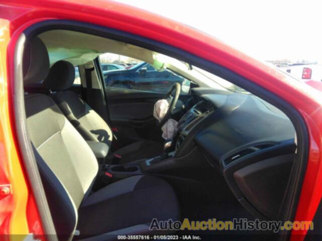 FORD FOCUS SE, 1FADP3K20EL139585