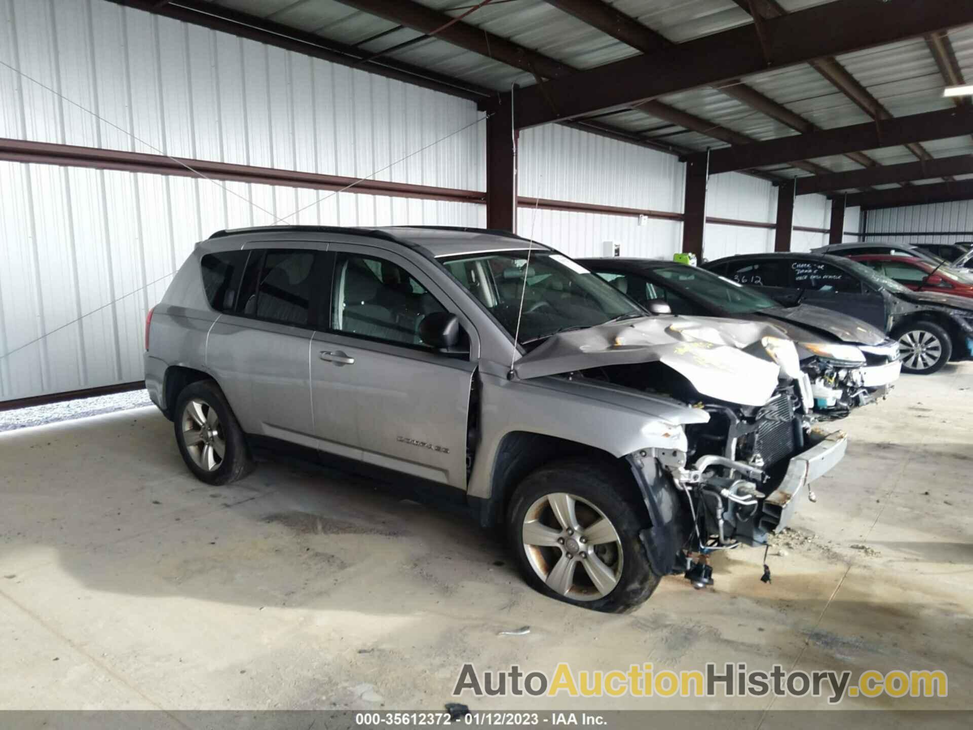 JEEP COMPASS LATITUDE, 1C4NJDEB7CD689150