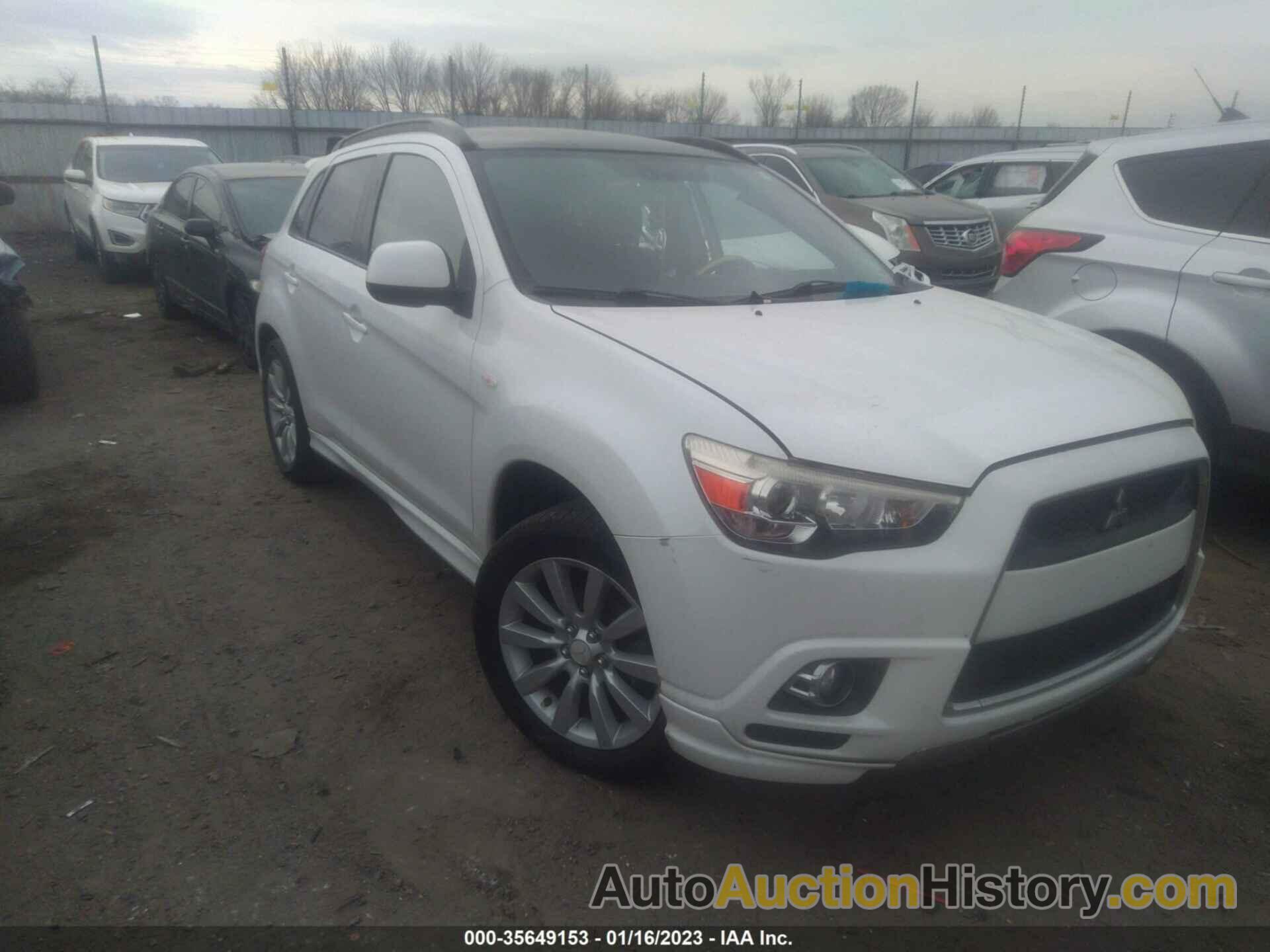 MITSUBISHI OUTLANDER SPORT SE, JA4AP4AU5BZ018222