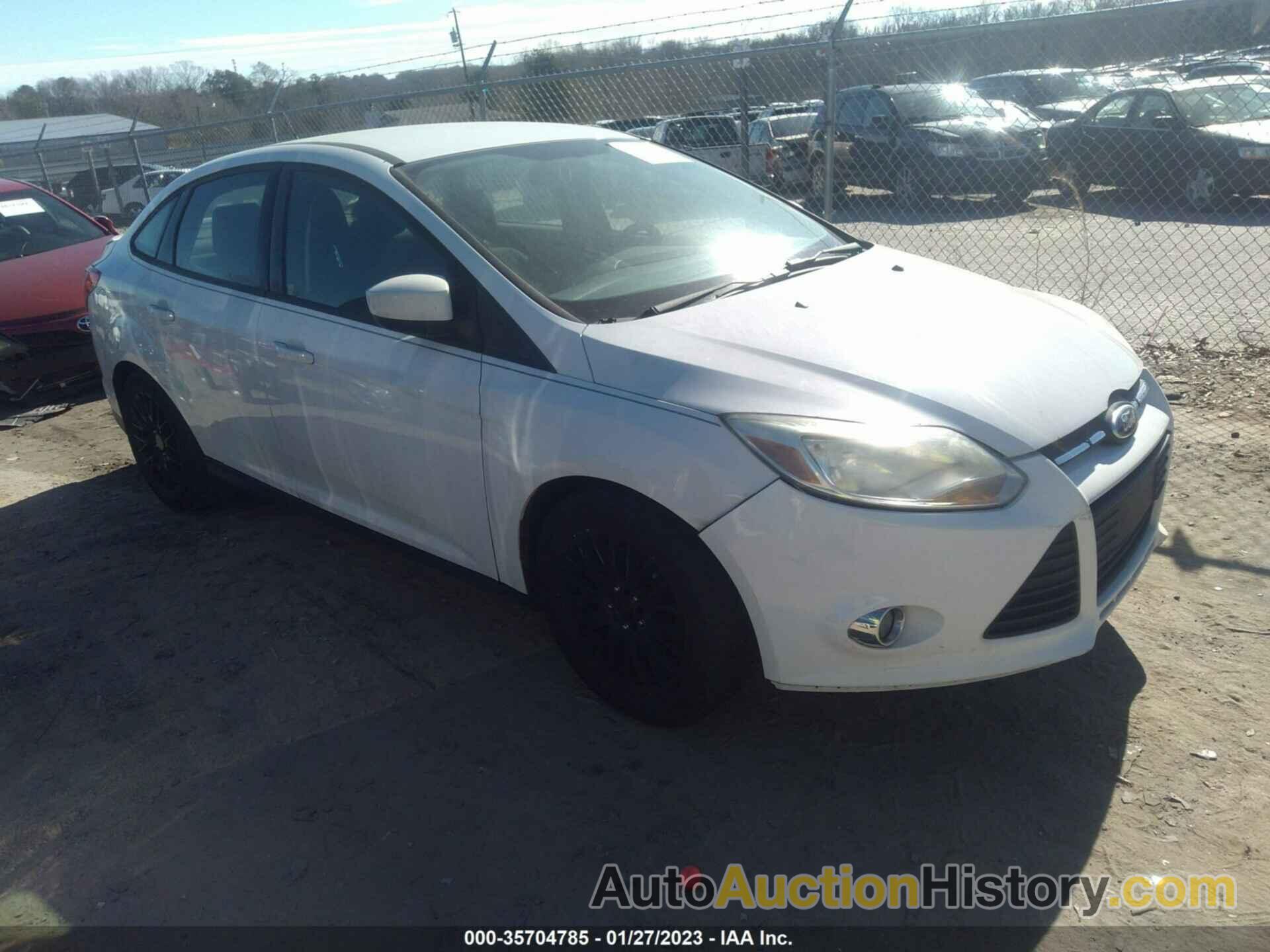 FORD FOCUS SE, 1FAHP3F2XCL126397