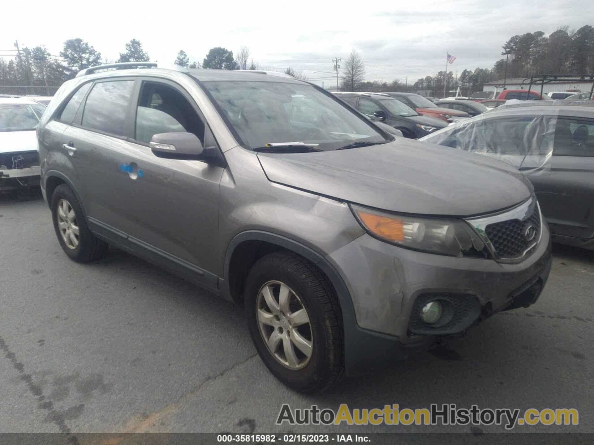 KIA SORENTO LX, 5XYKT3A15BG176368