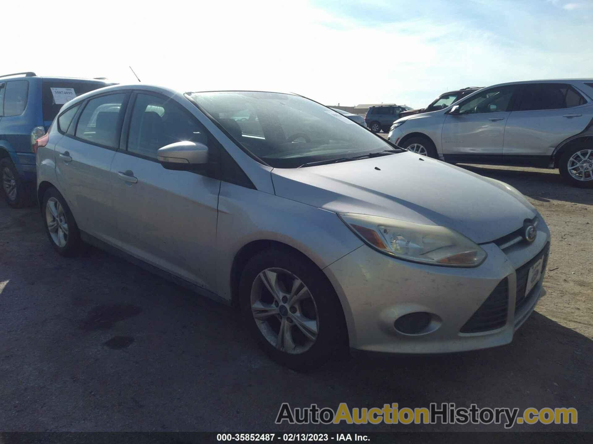 FORD FOCUS SE, 1FADP3K27EL210877