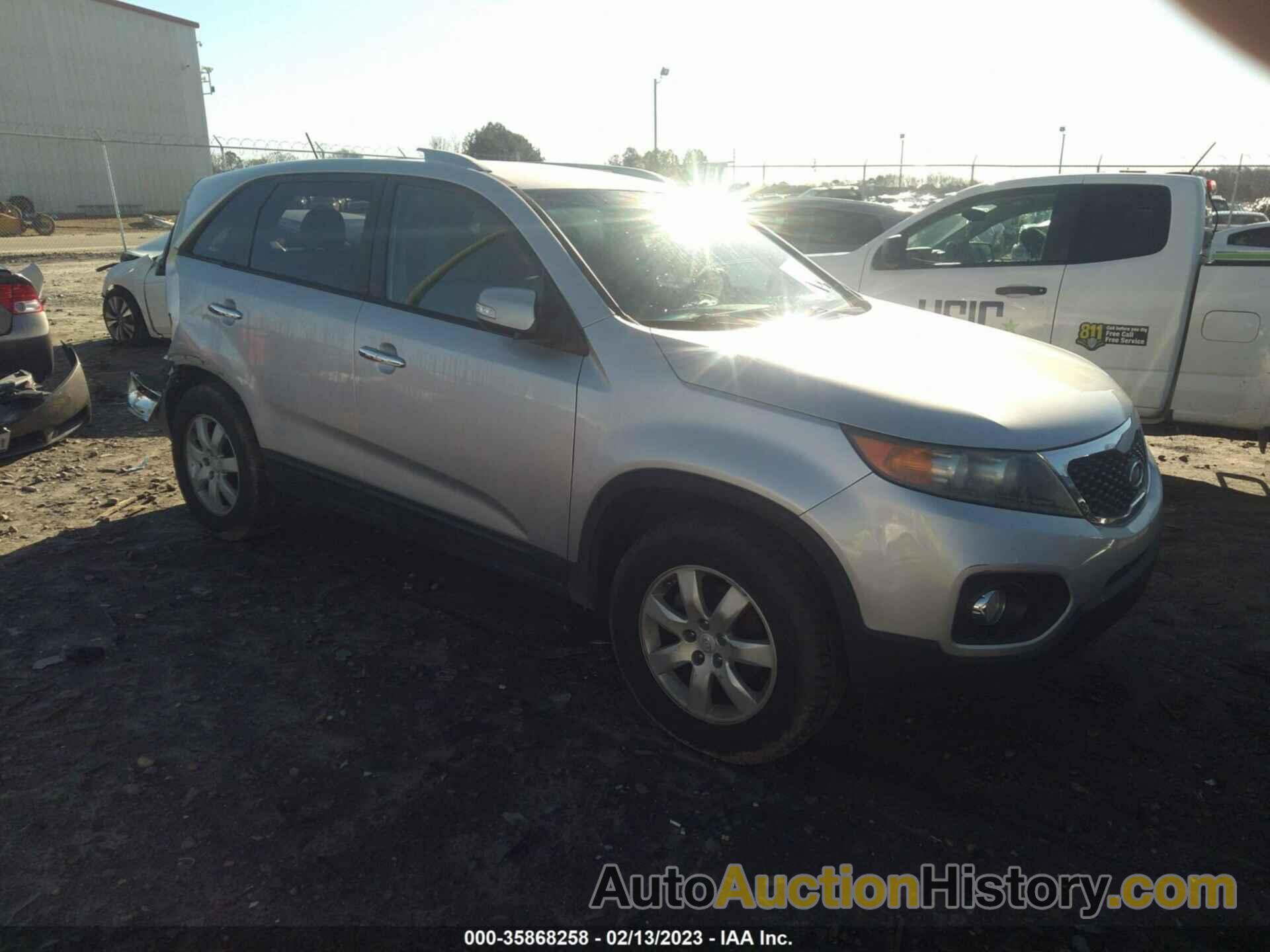 KIA SORENTO LX, 5XYKT4A16BG026274