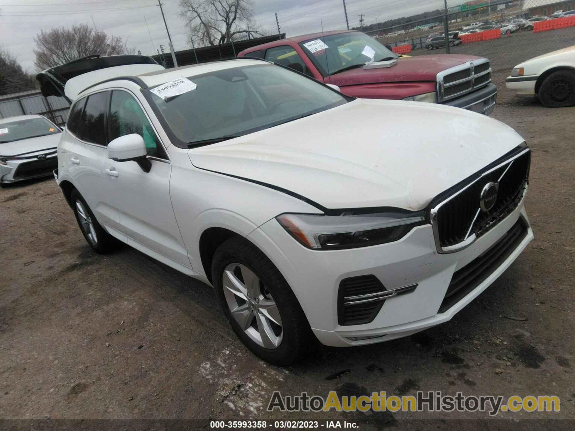 VOLVO XC60 MOMENTUM, YV4L12RK0N1032343