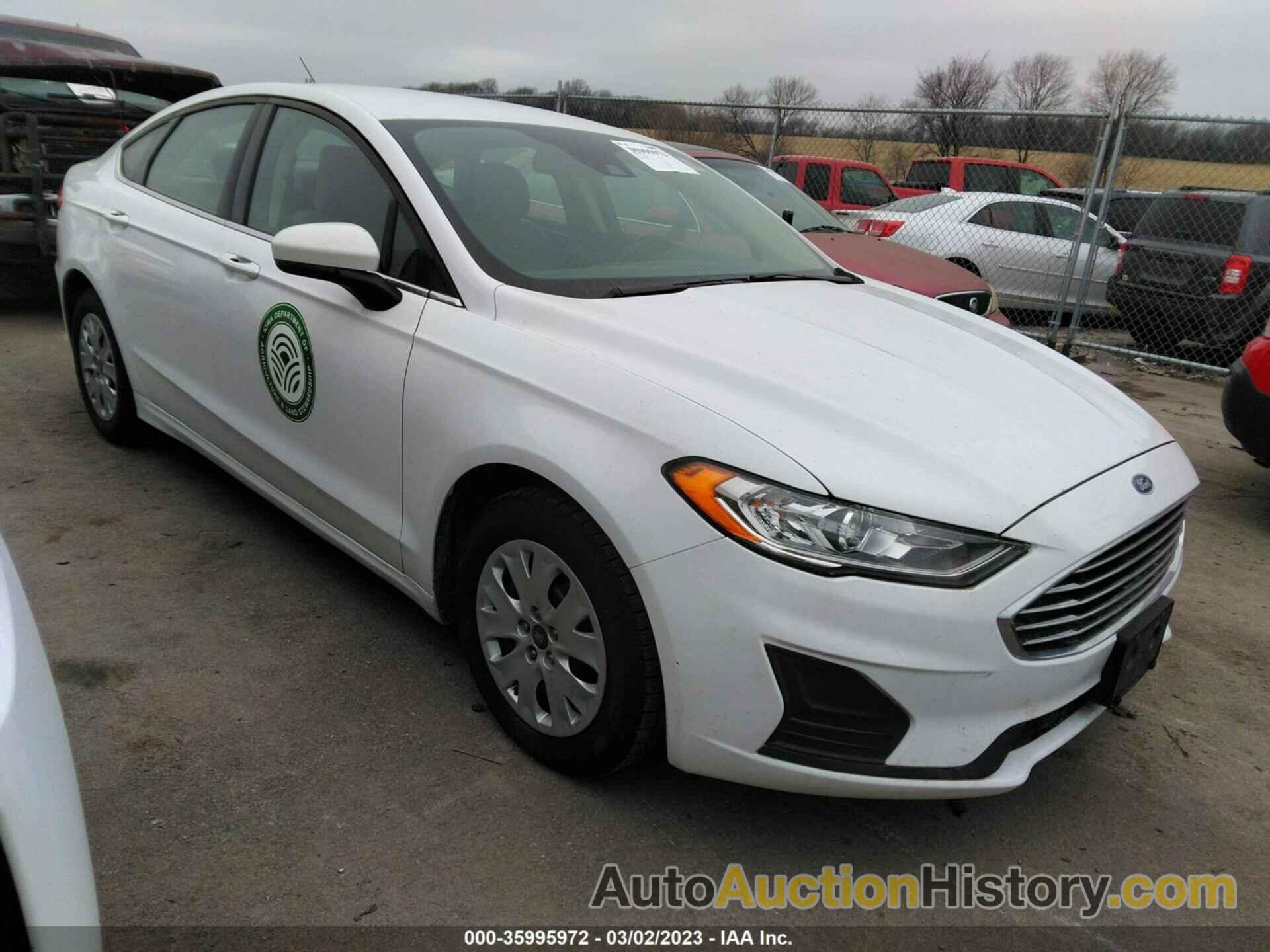 FORD FUSION S, 3FA6P0G74KR154051