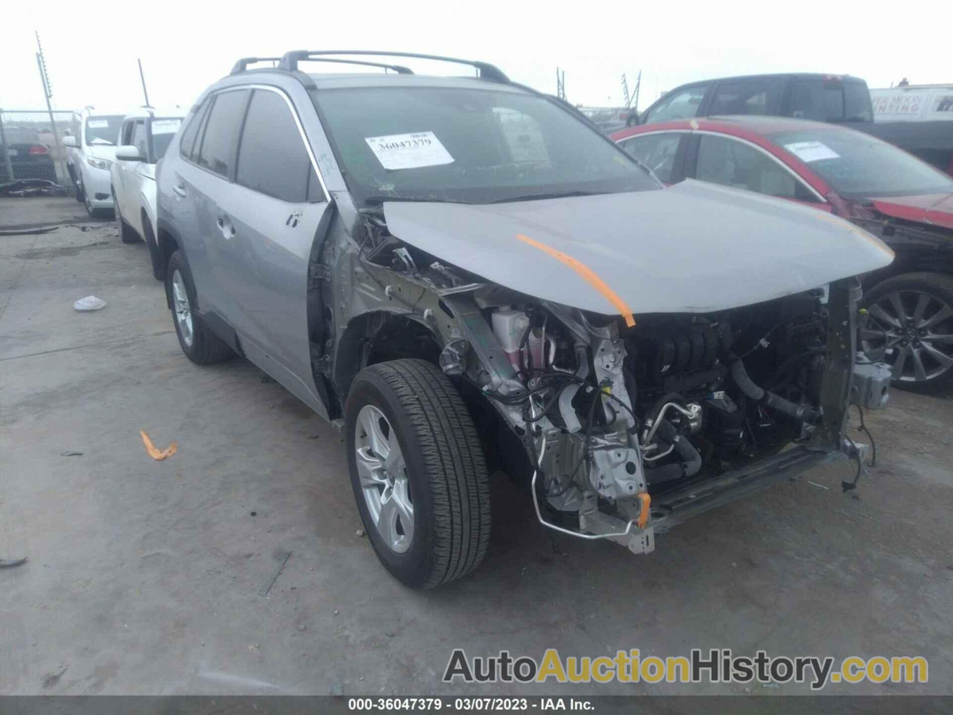 TOYOTA RAV4 XLE, 2T3W1RFV8MW154875