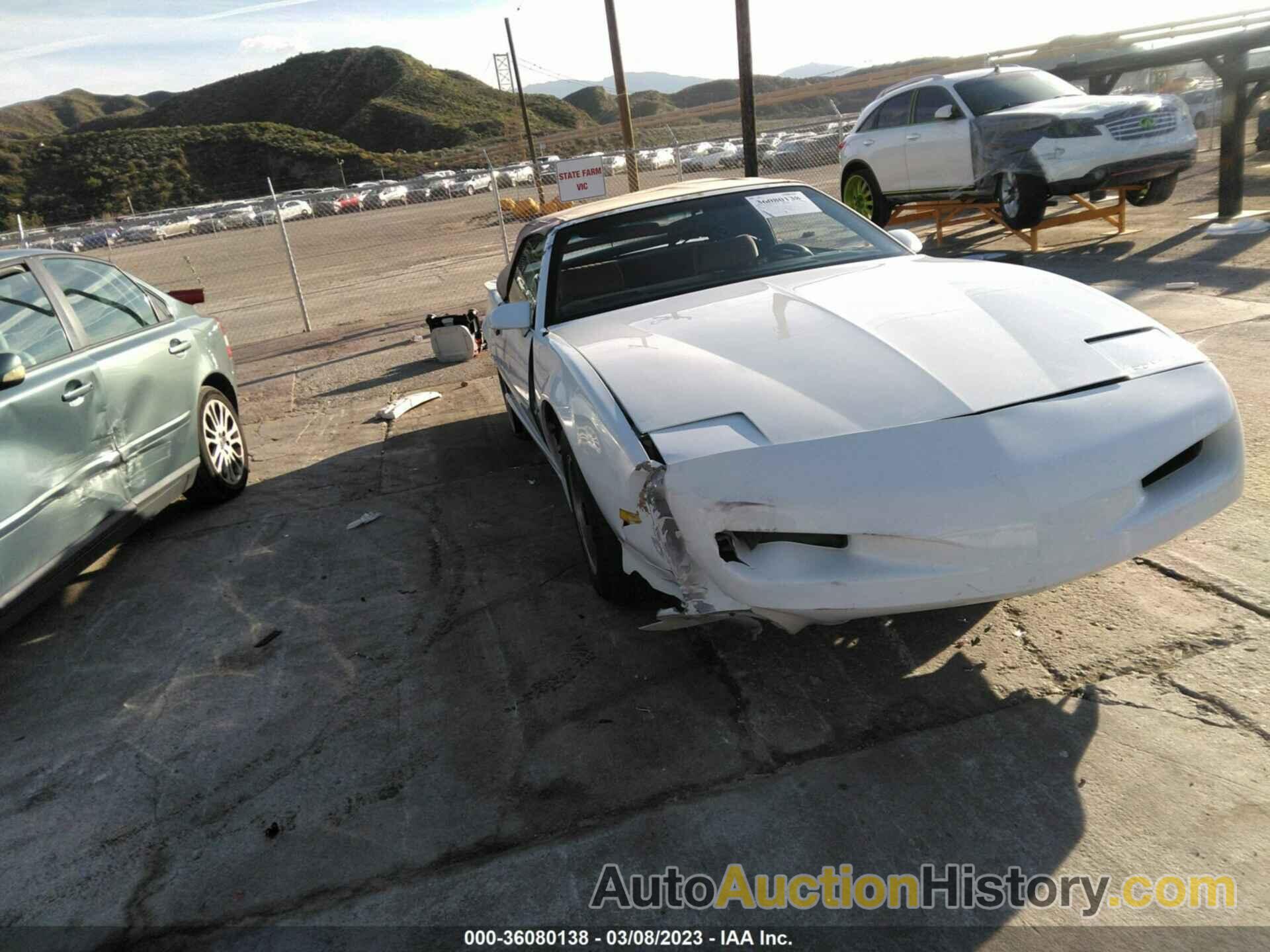 PONTIAC FIREBIRD, 1G2FS33E2NL213684