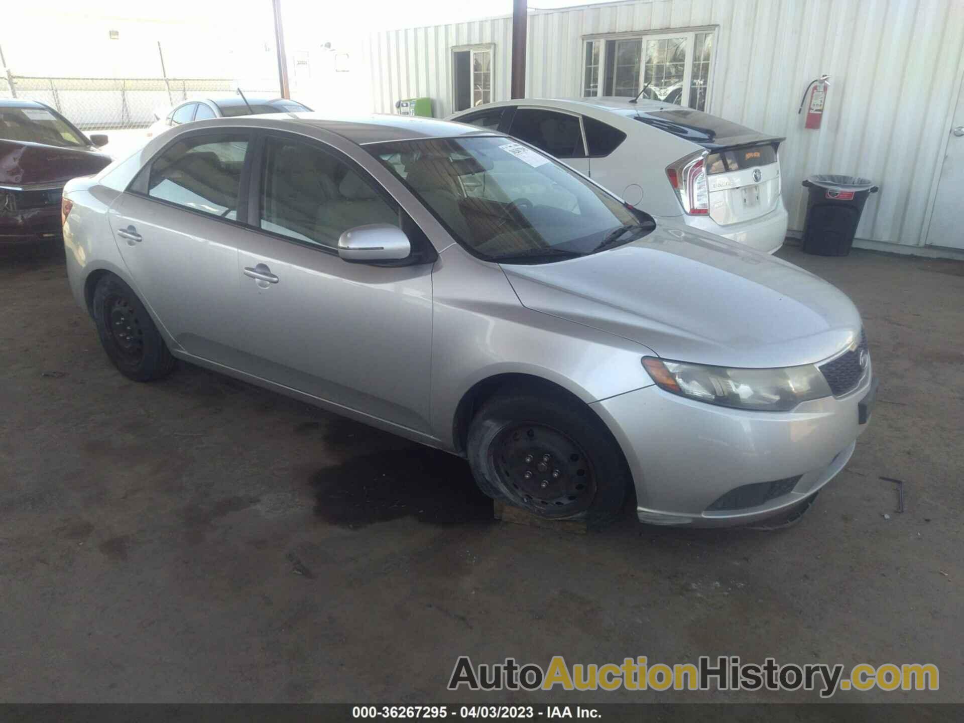 KIA FORTE EX, KNAFU4A28C5613008