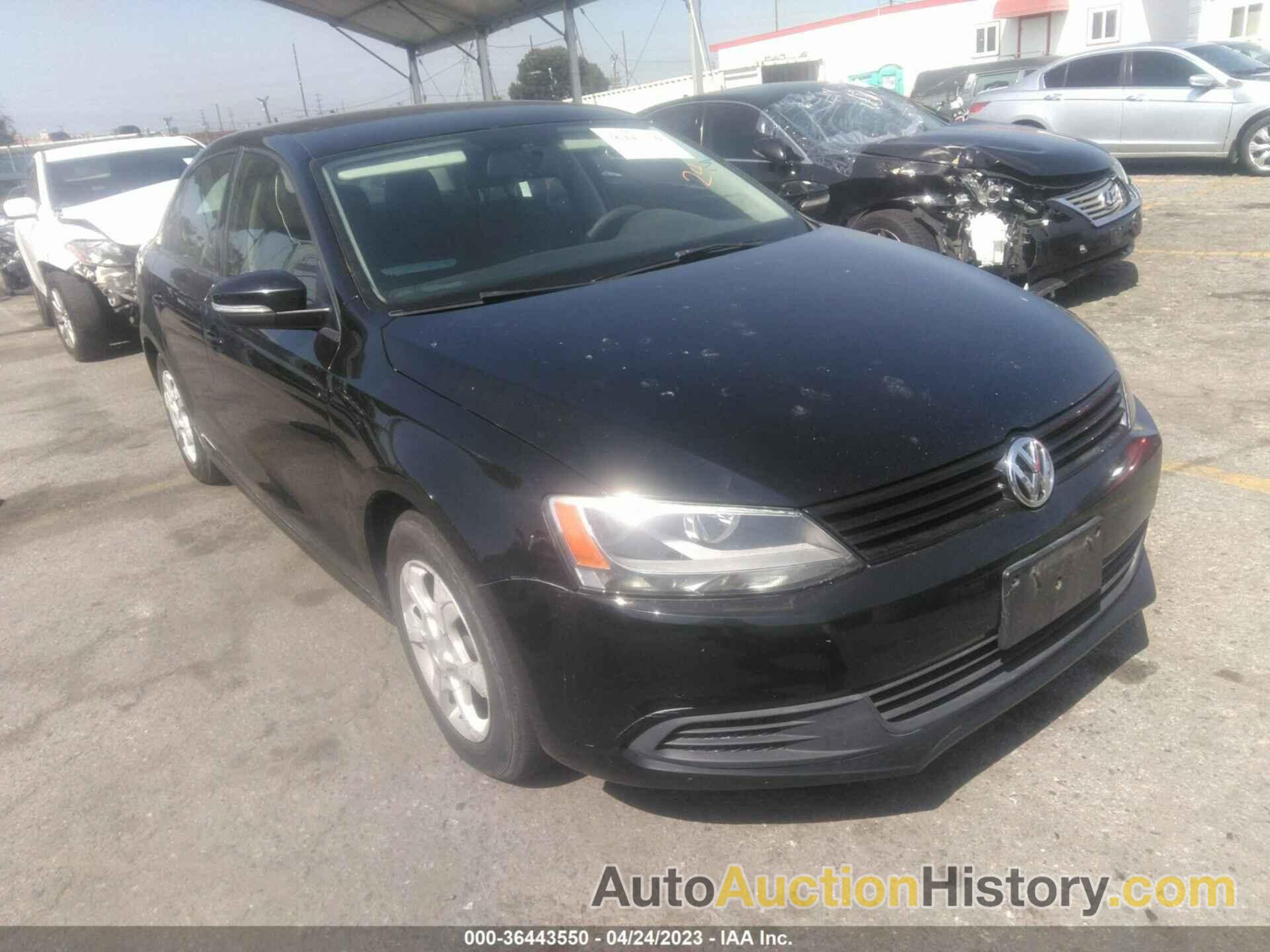 VOLKSWAGEN JETTA 2.5L SE, 3VWDP7AJ5CM301178