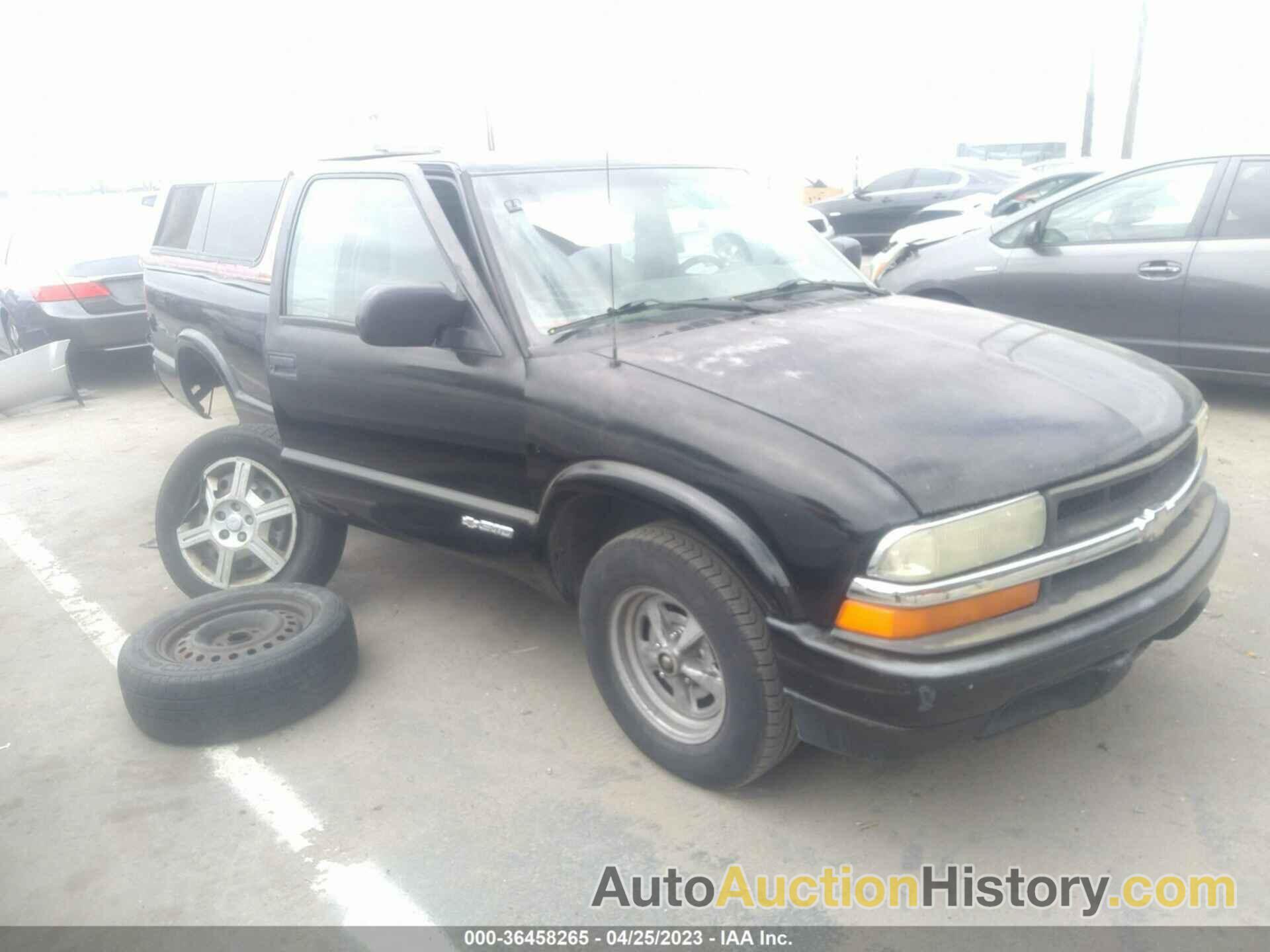 CHEVROLET S-10 LS, 1GCCS19X838101533