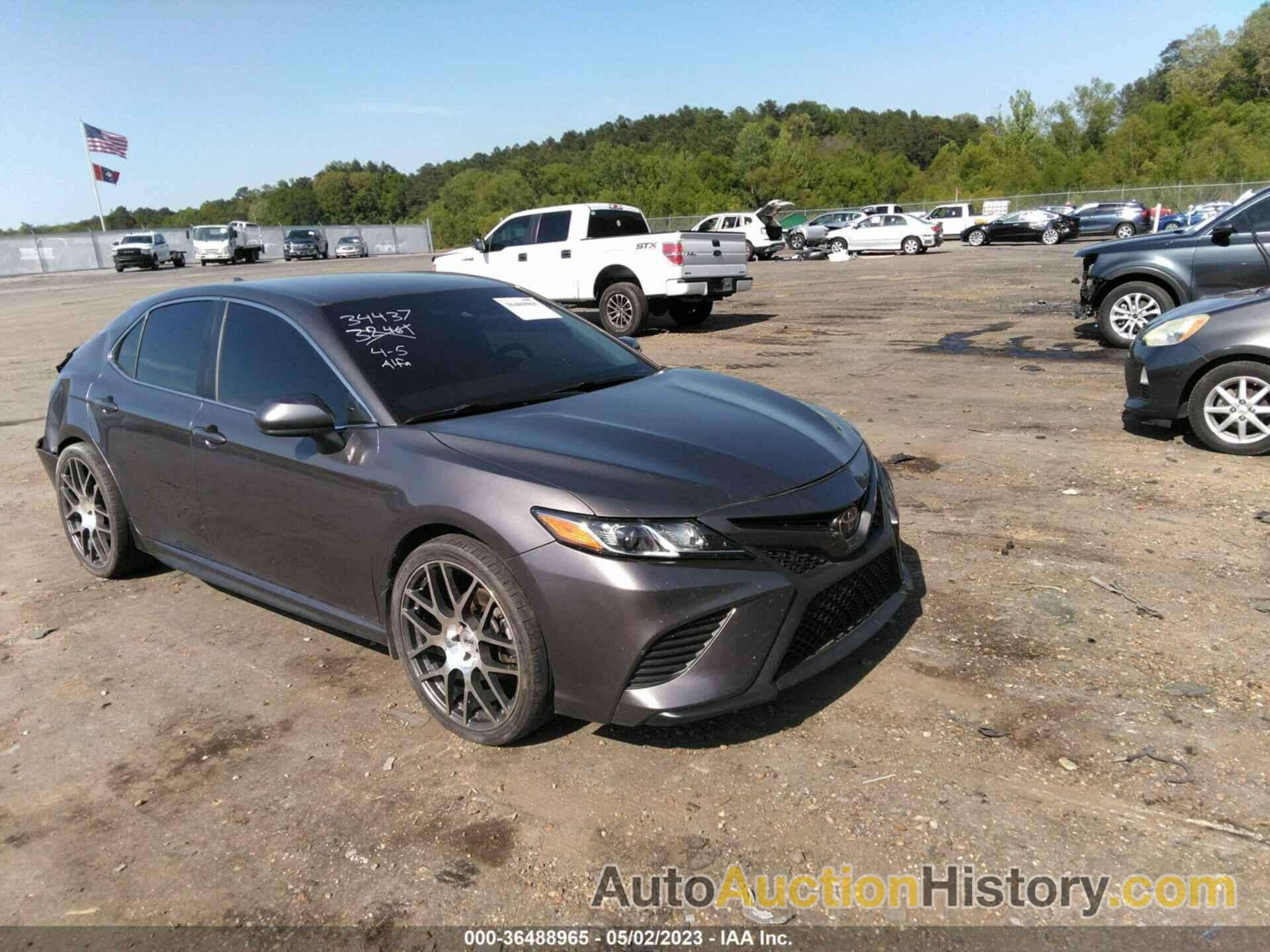 TOYOTA CAMRY SE, 4T1G11AK1LU386485