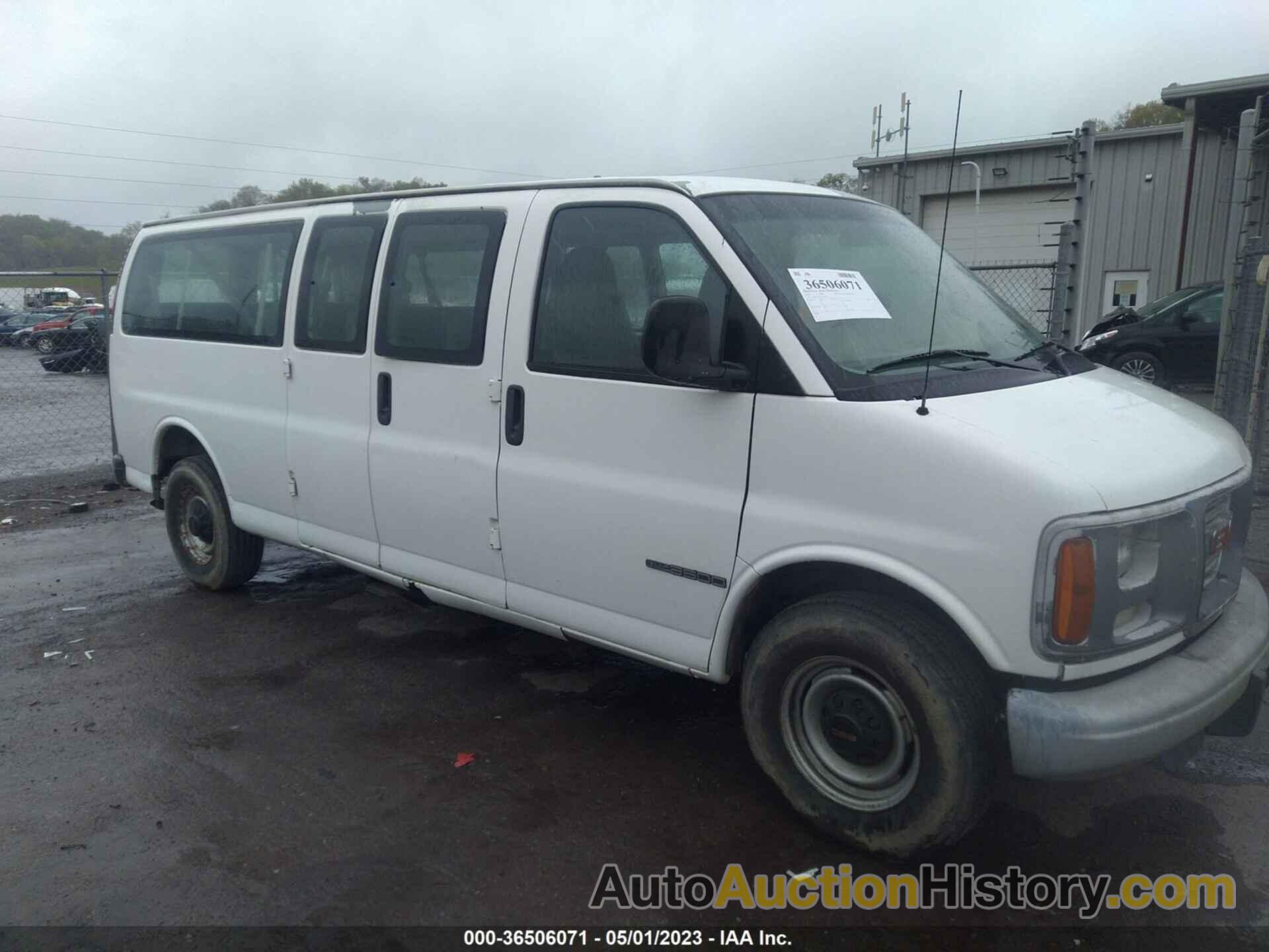 GMC SAVANA PASSENGER, 1GJHG39R121179527