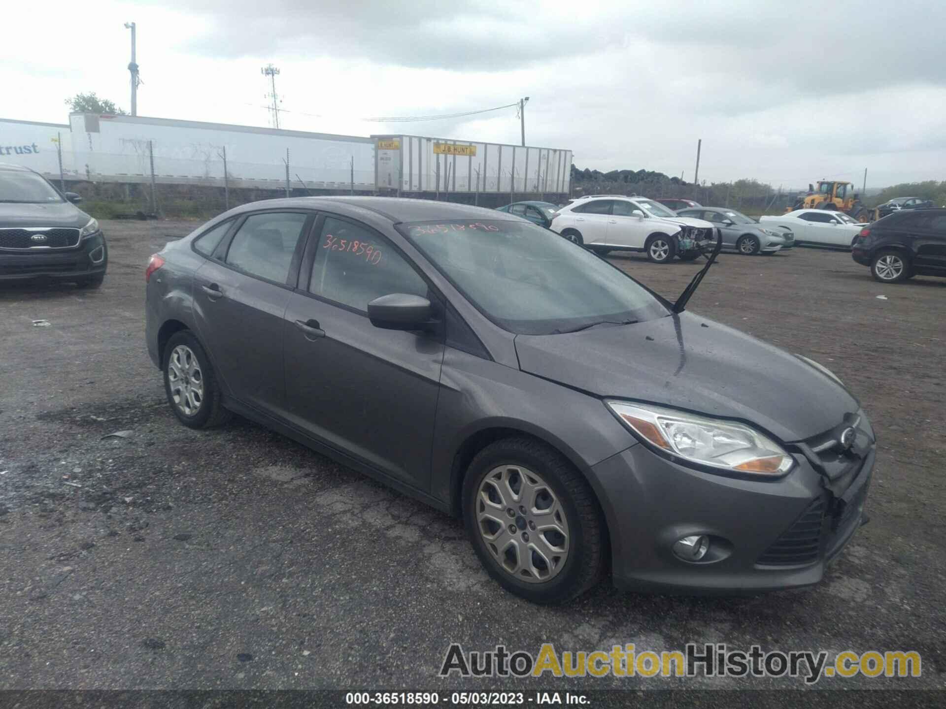 FORD FOCUS SE, 1FAHP3F24CL392675