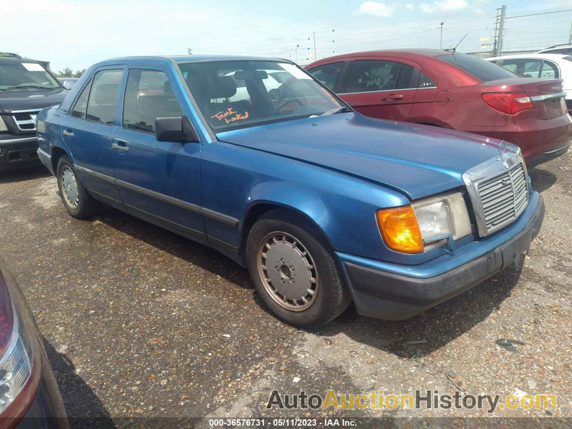 MERCEDES-BENZ 300 E, WDBEA30D9KB040381