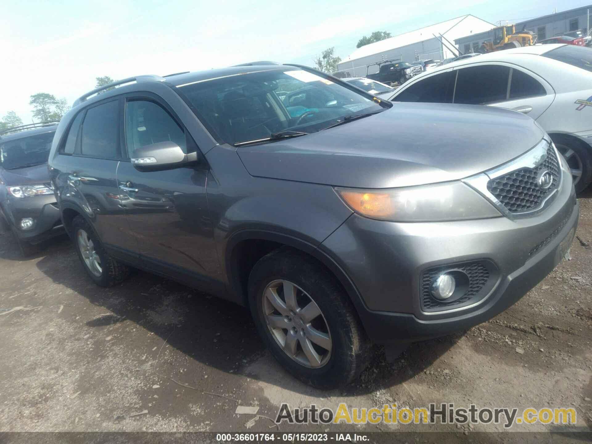 KIA SORENTO LX, 5XYKT3A10BG129748