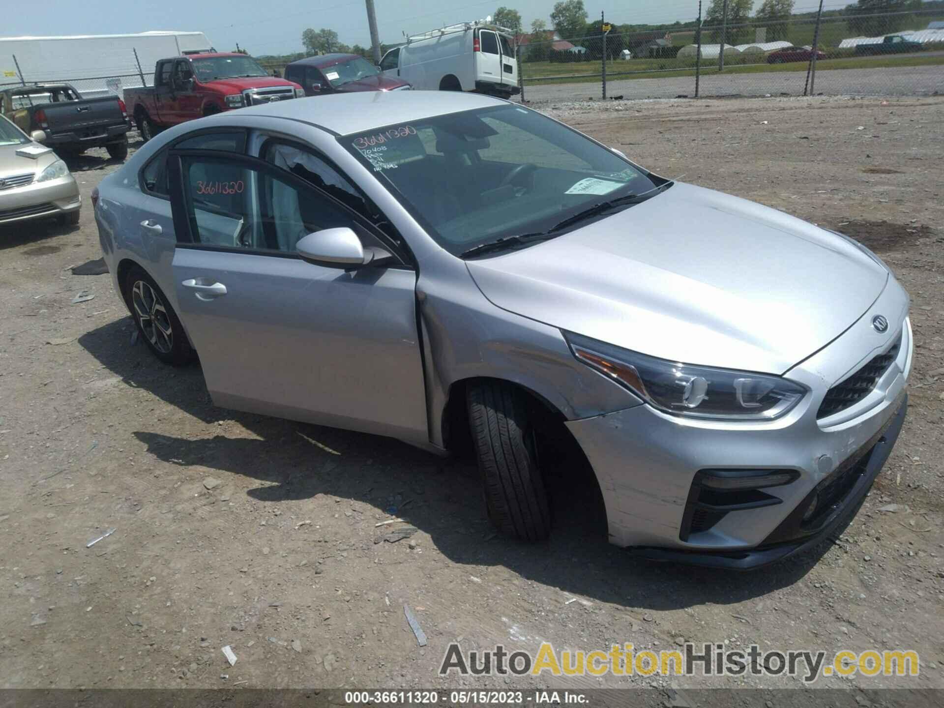 KIA FORTE LXS, 3KPF24AD4ME287563