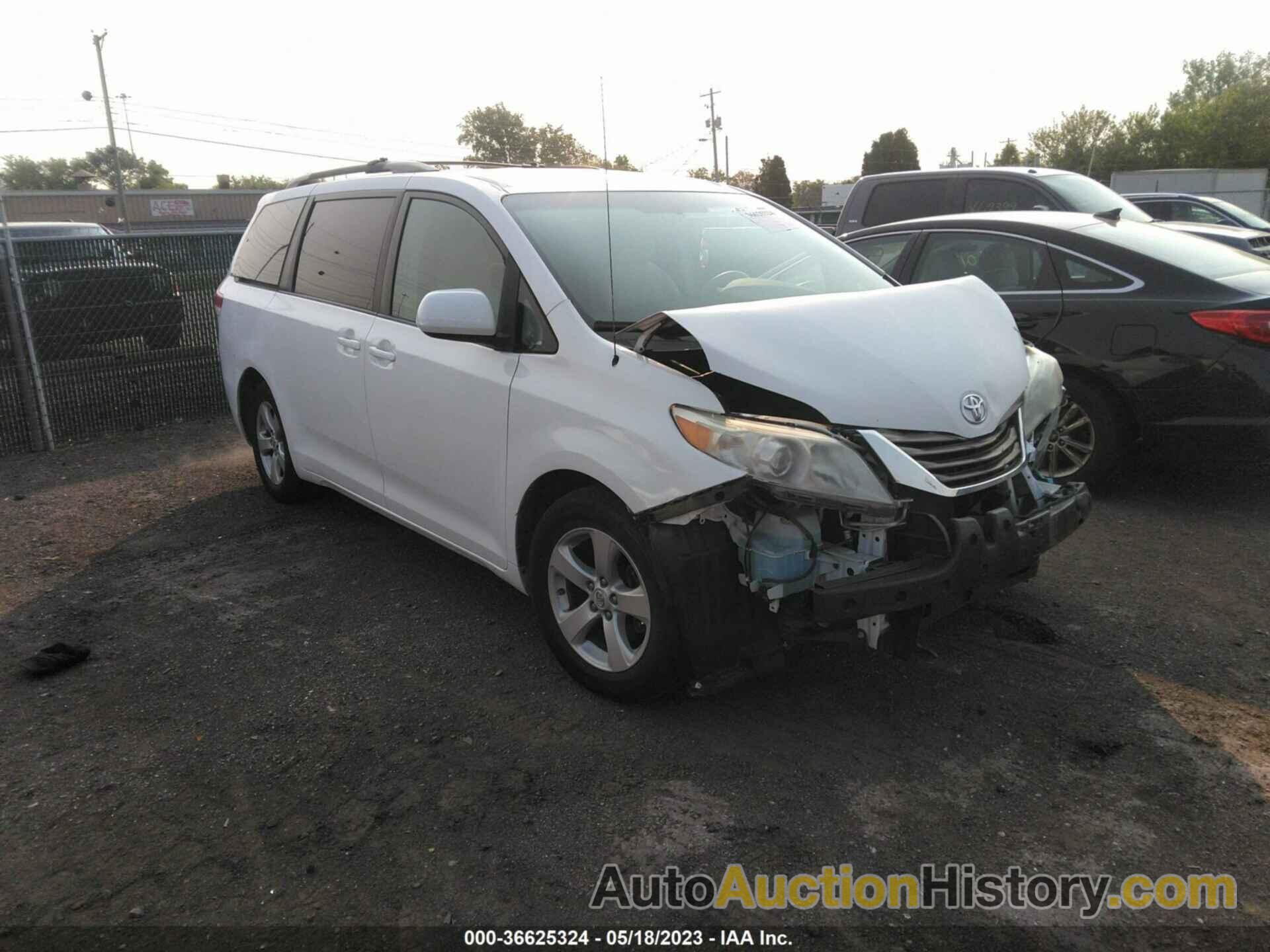 TOYOTA SIENNA LE, 5TDKK3DCXBS036349