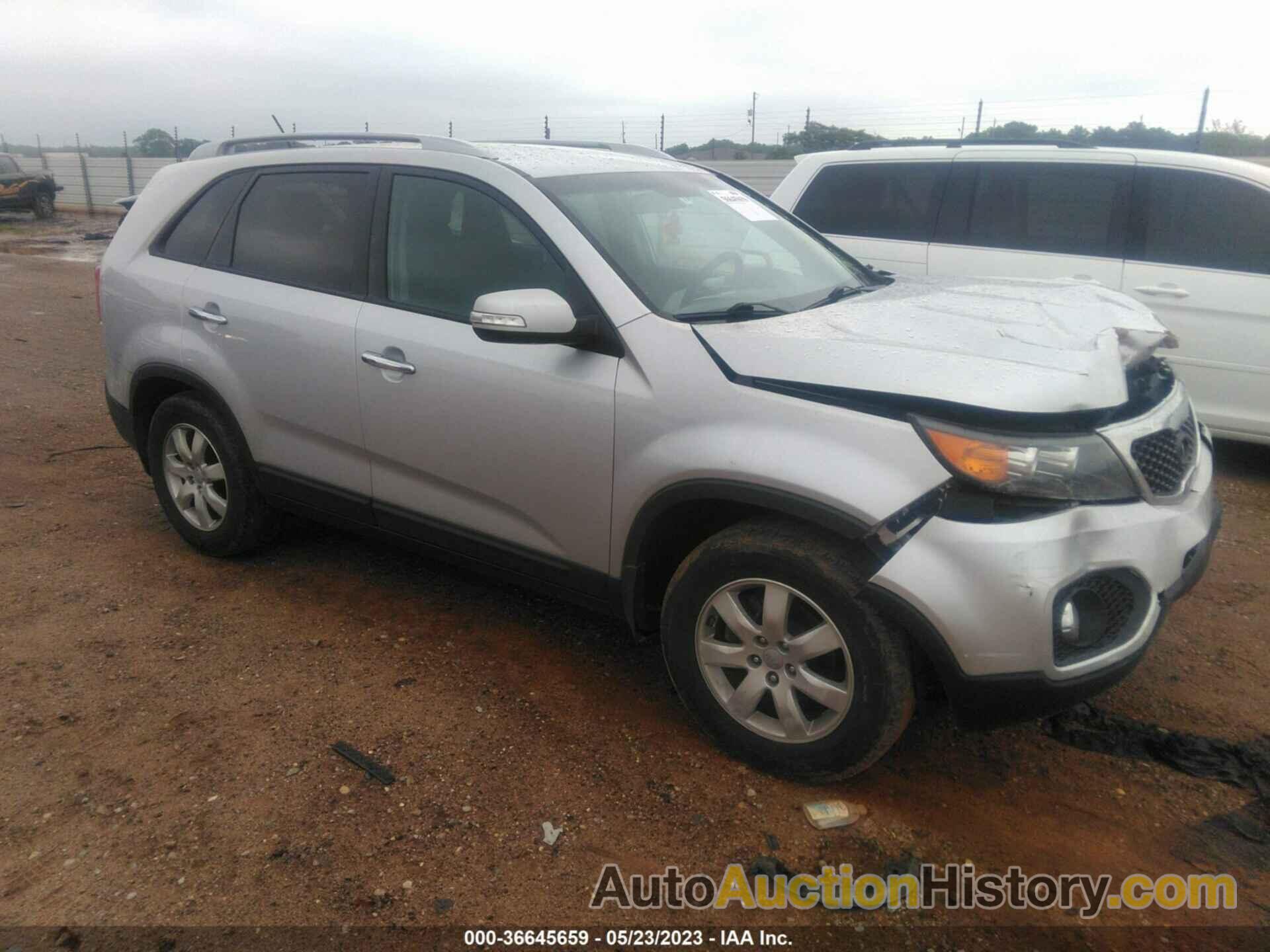 KIA SORENTO LX, 5XYKT4A67DG415679