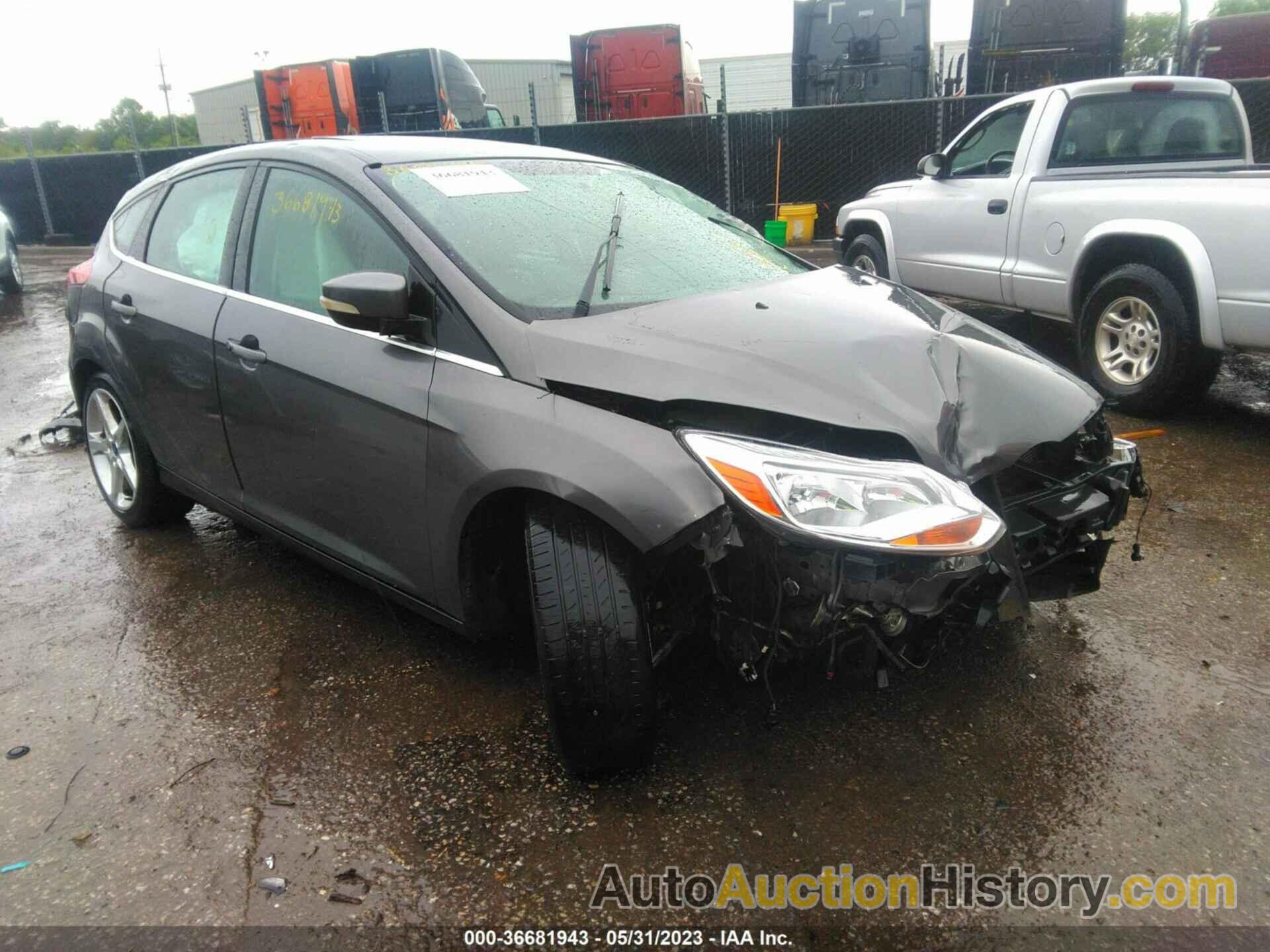 FORD FOCUS TITANIUM, 1FADP3N27DL255375