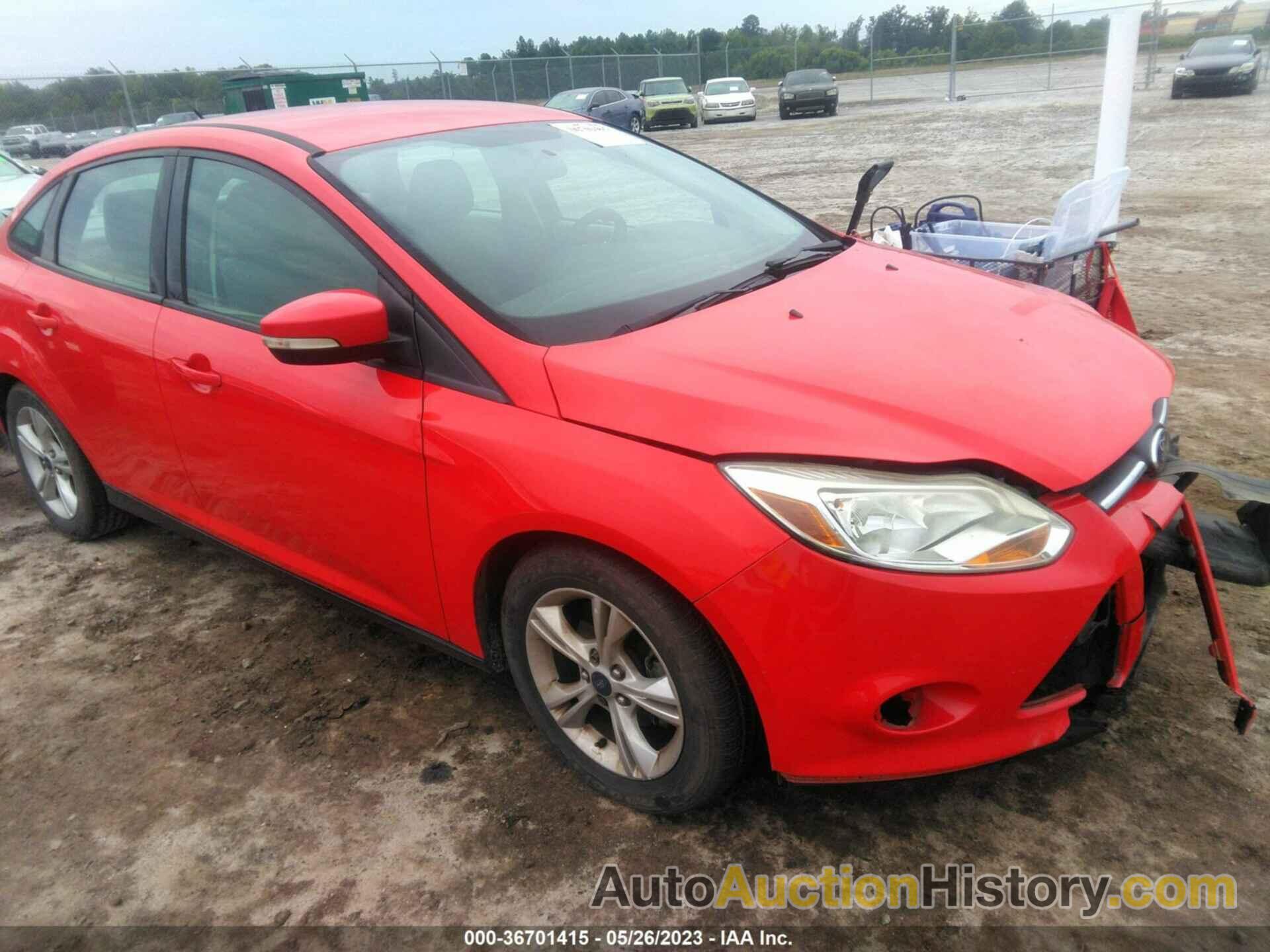 FORD FOCUS SE, 1FADP3F21EL104287