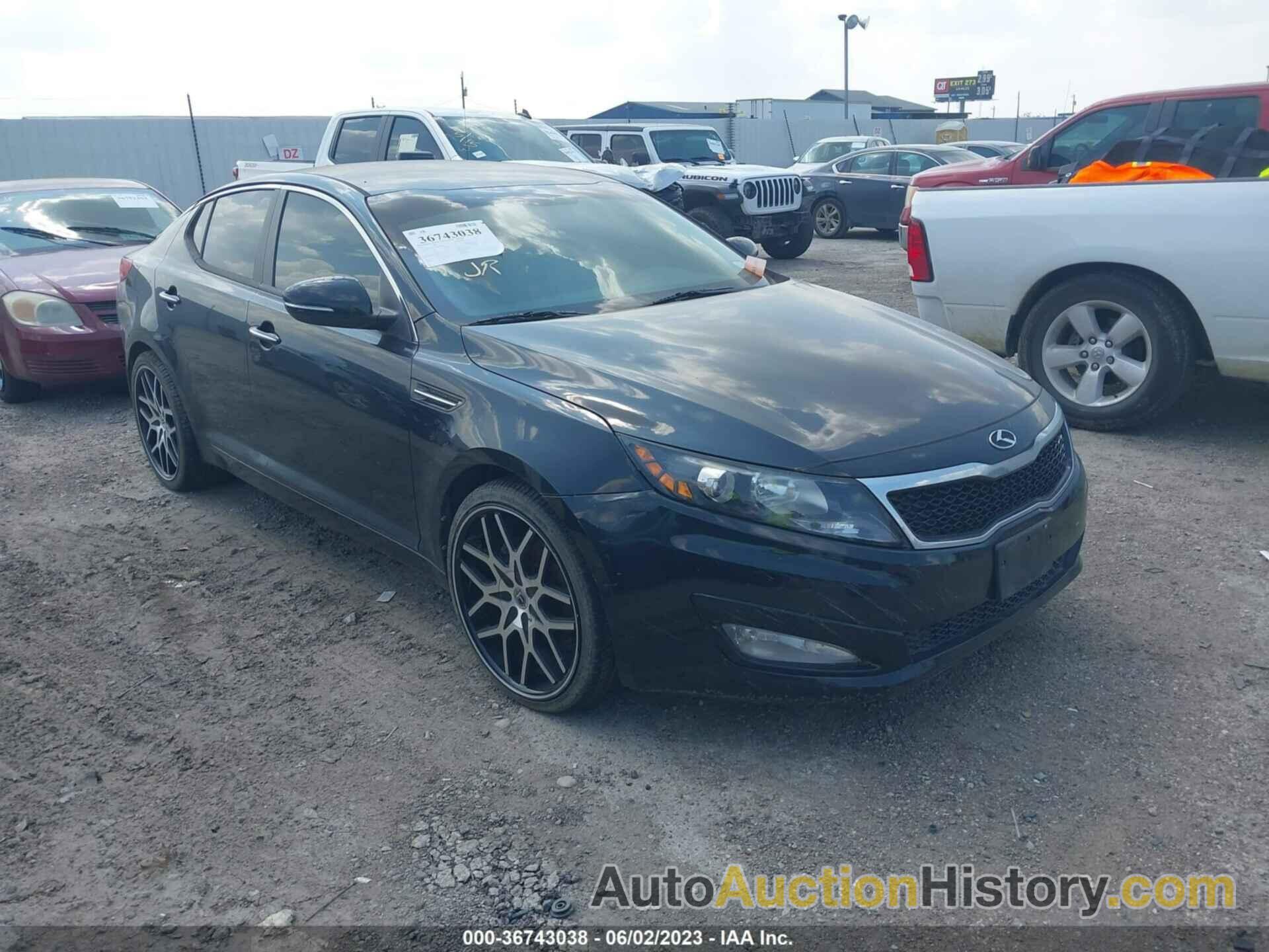 KIA OPTIMA LX, 5XXGM4A72DG175084