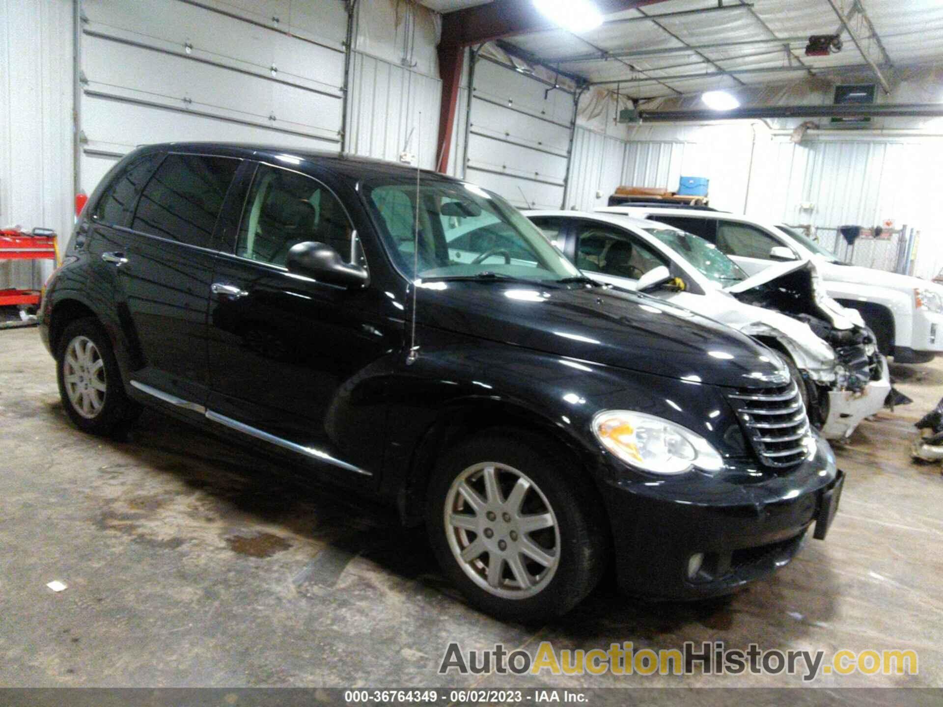 CHRYSLER PT CRUISER CLASSIC, 3A4GY5F98AT134263