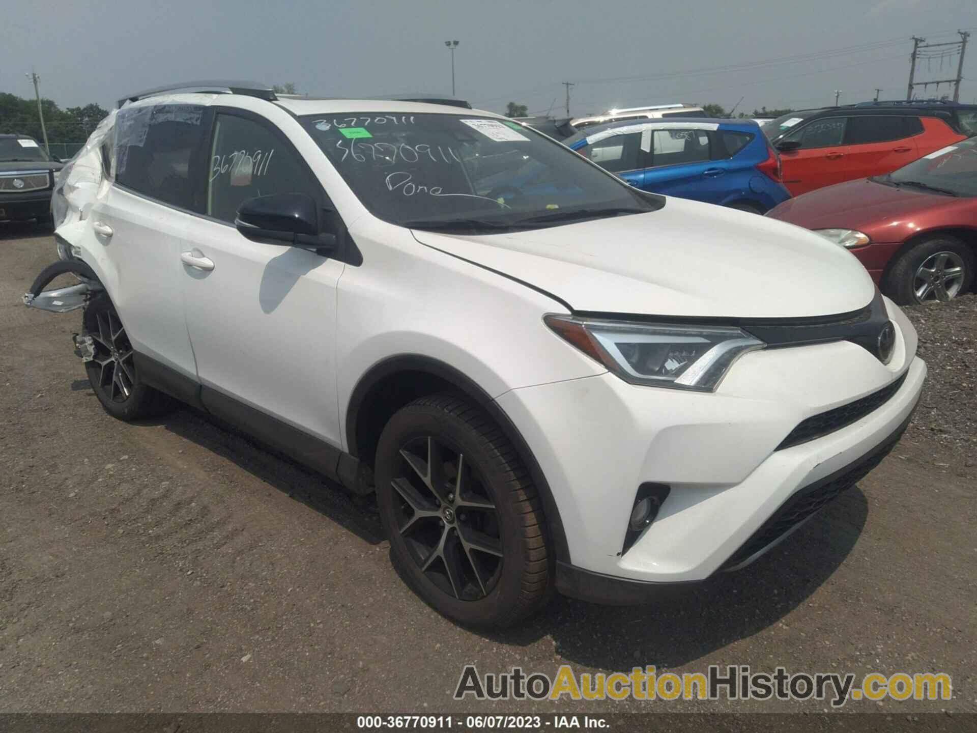 TOYOTA RAV4 SE, JTMJFREV8JJ718578