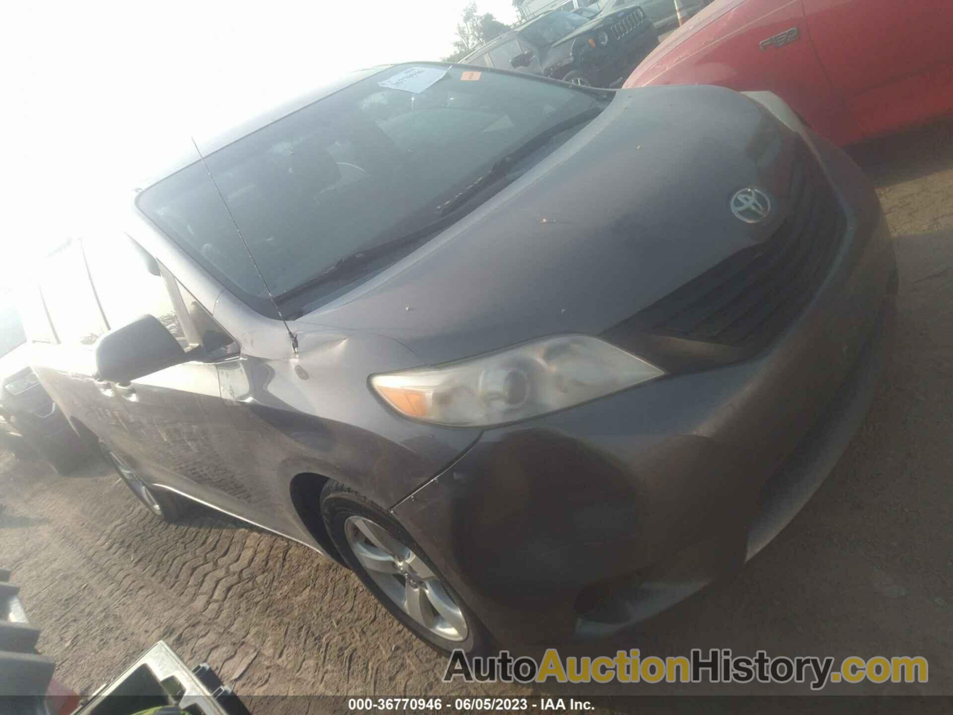 TOYOTA SIENNA L, 5TDZK3DC3DS323498