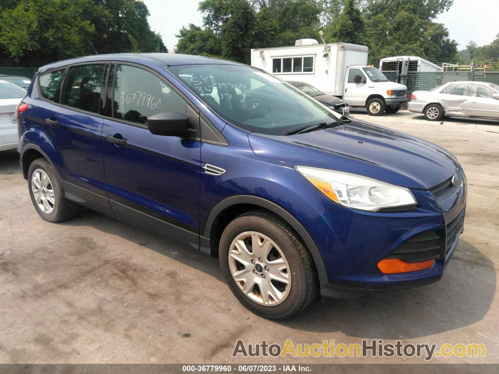 FORD ESCAPE S, 1FMCU0F76DUA38395