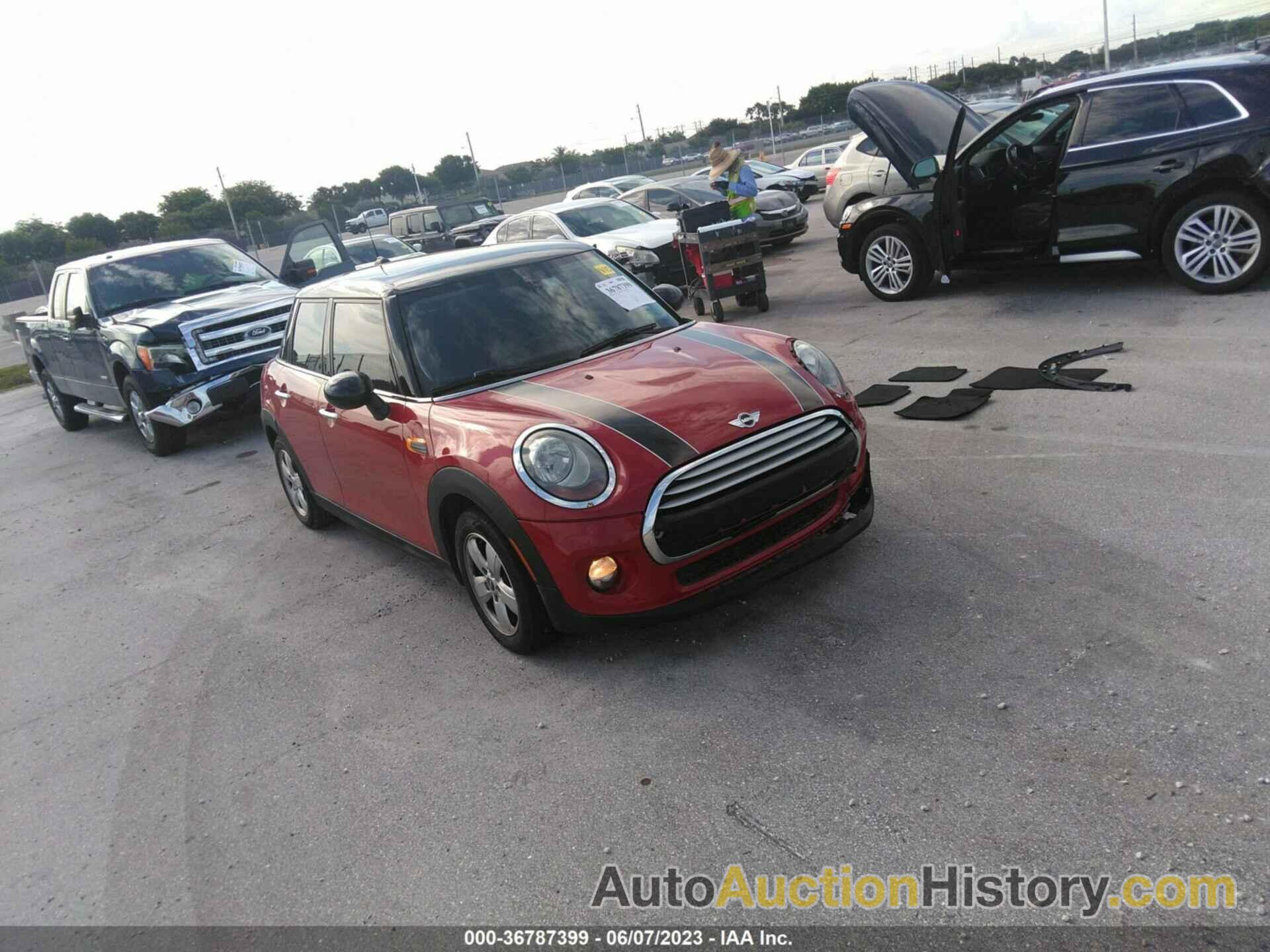 MINI COOPER HARDTOP 4 DOOR, WMWXS5C51FT832738