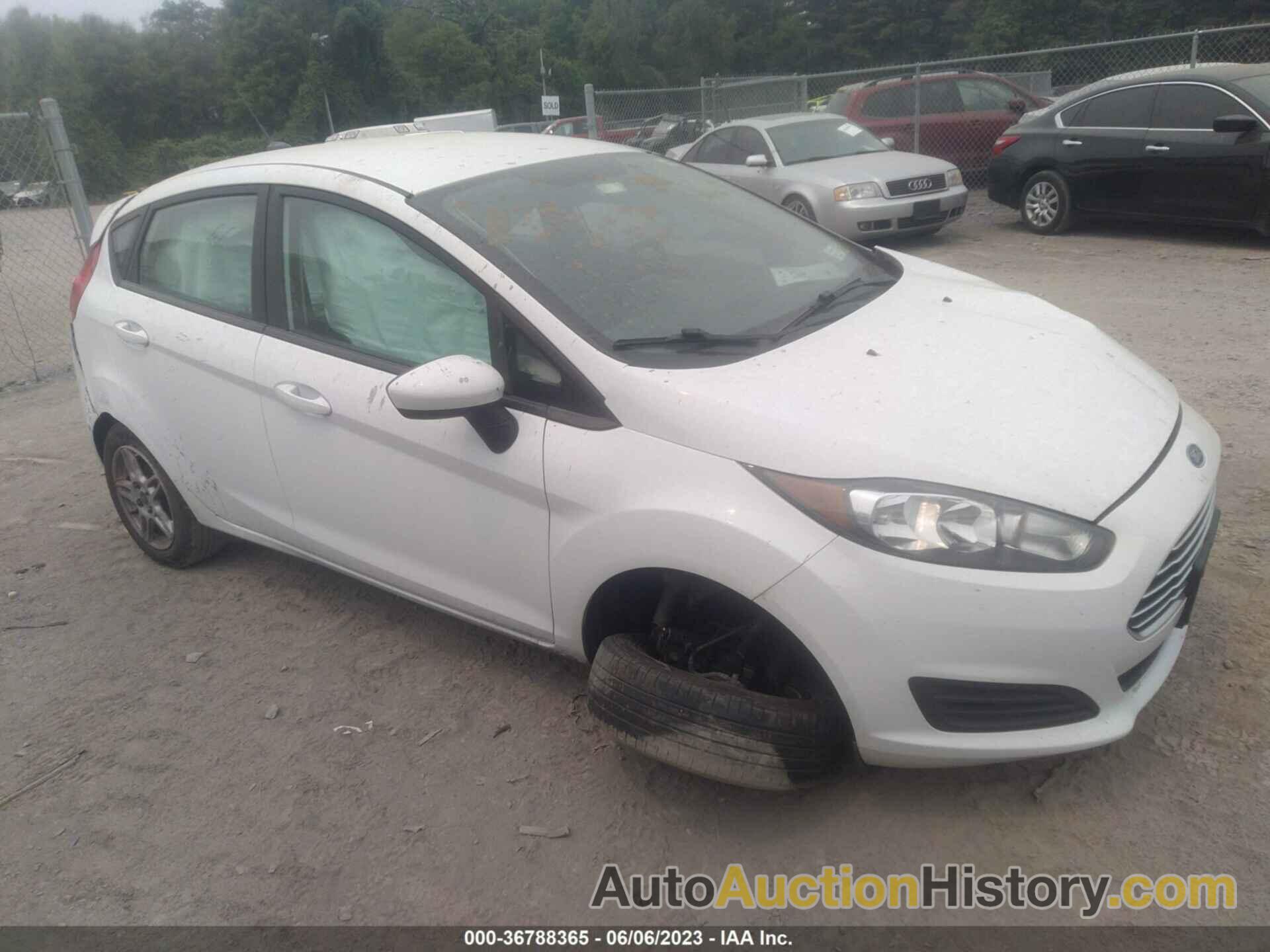 FORD FIESTA SE, 3FADP4EJ4HM138547