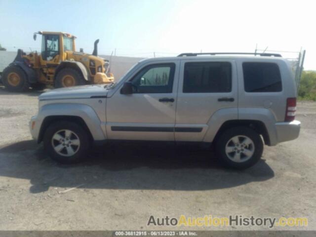 JEEP LIBERTY SPORT, 1J8GN28K49W527771