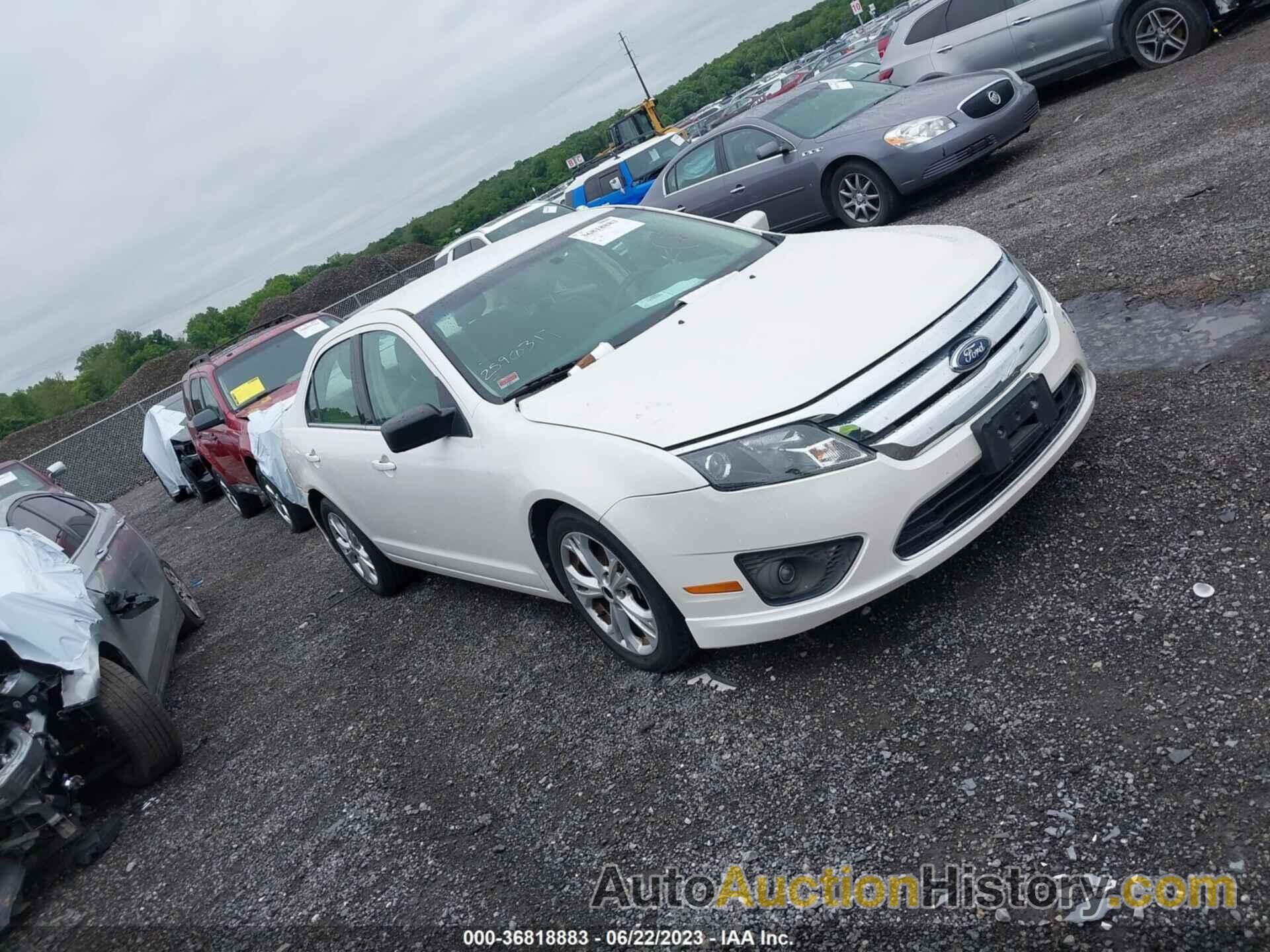 FORD FUSION SE, 3FAHP0HA7CR111831