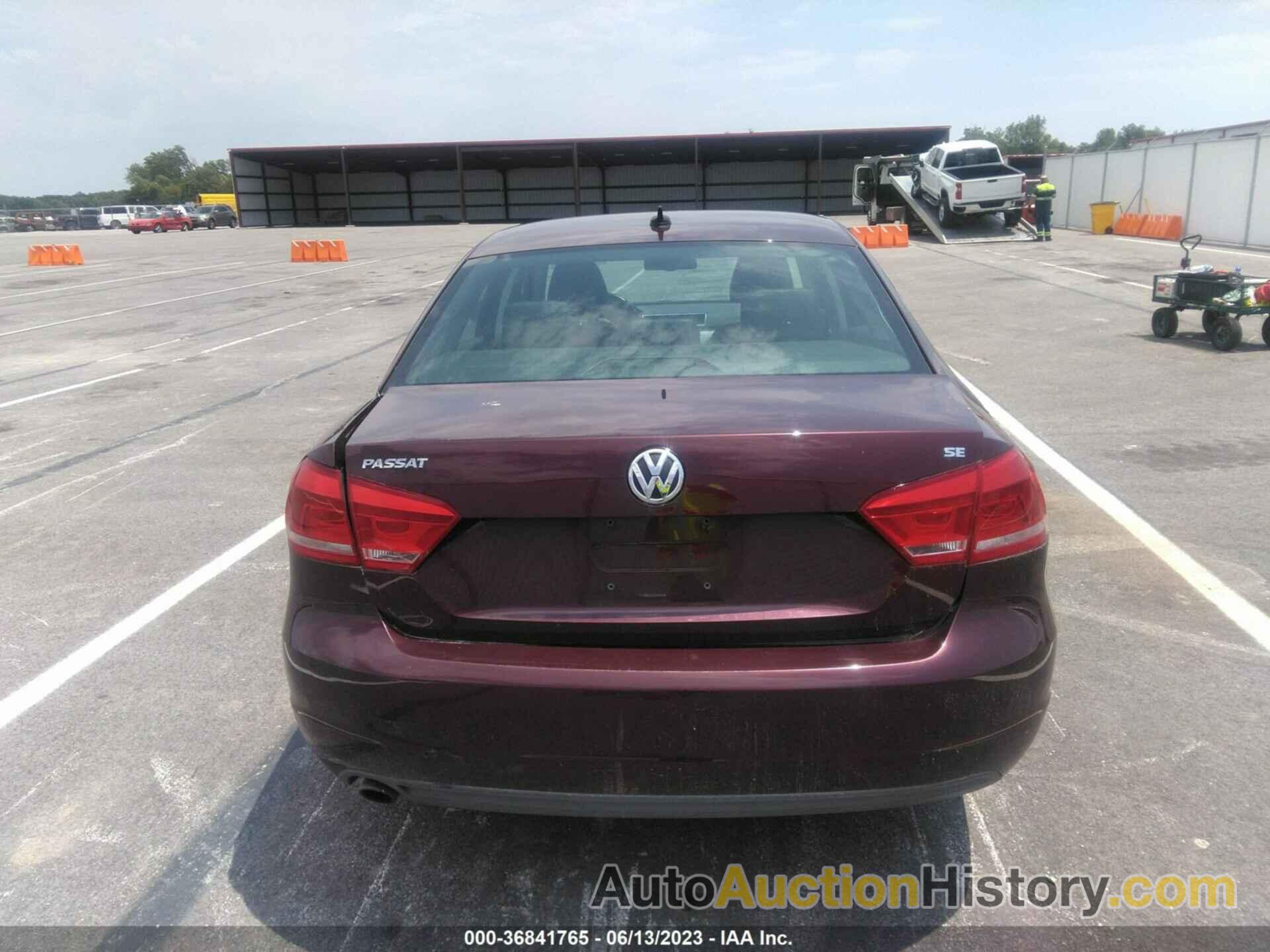 VOLKSWAGEN PASSAT 2.5L SE, 1VWBP7A32CC050100