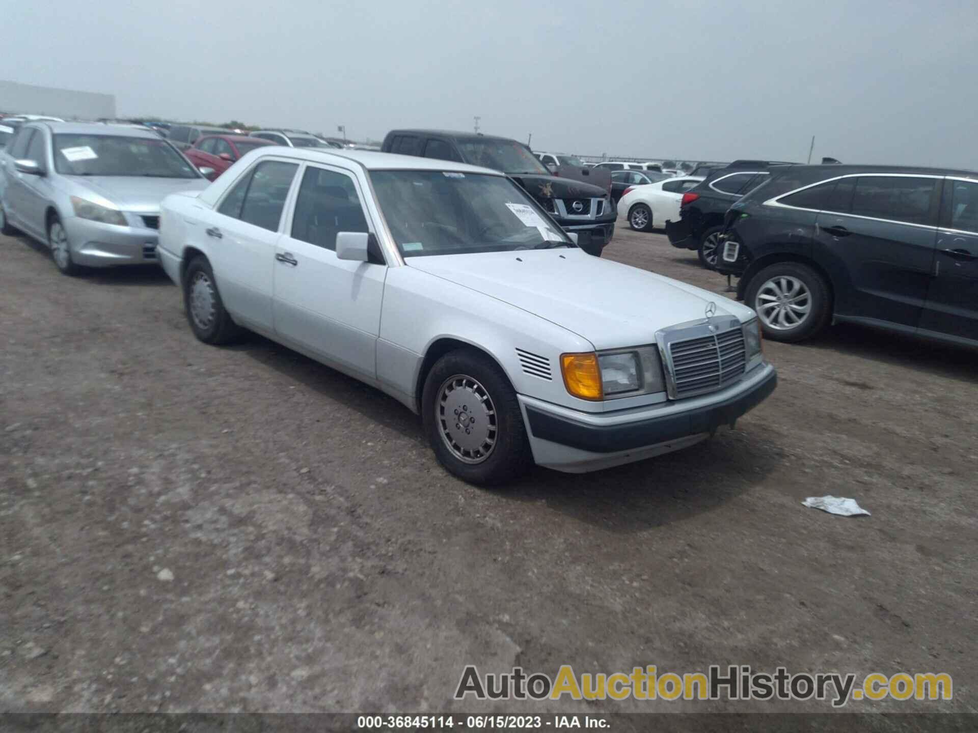 MERCEDES-BENZ 300 D, WDBEB28D0NB625835