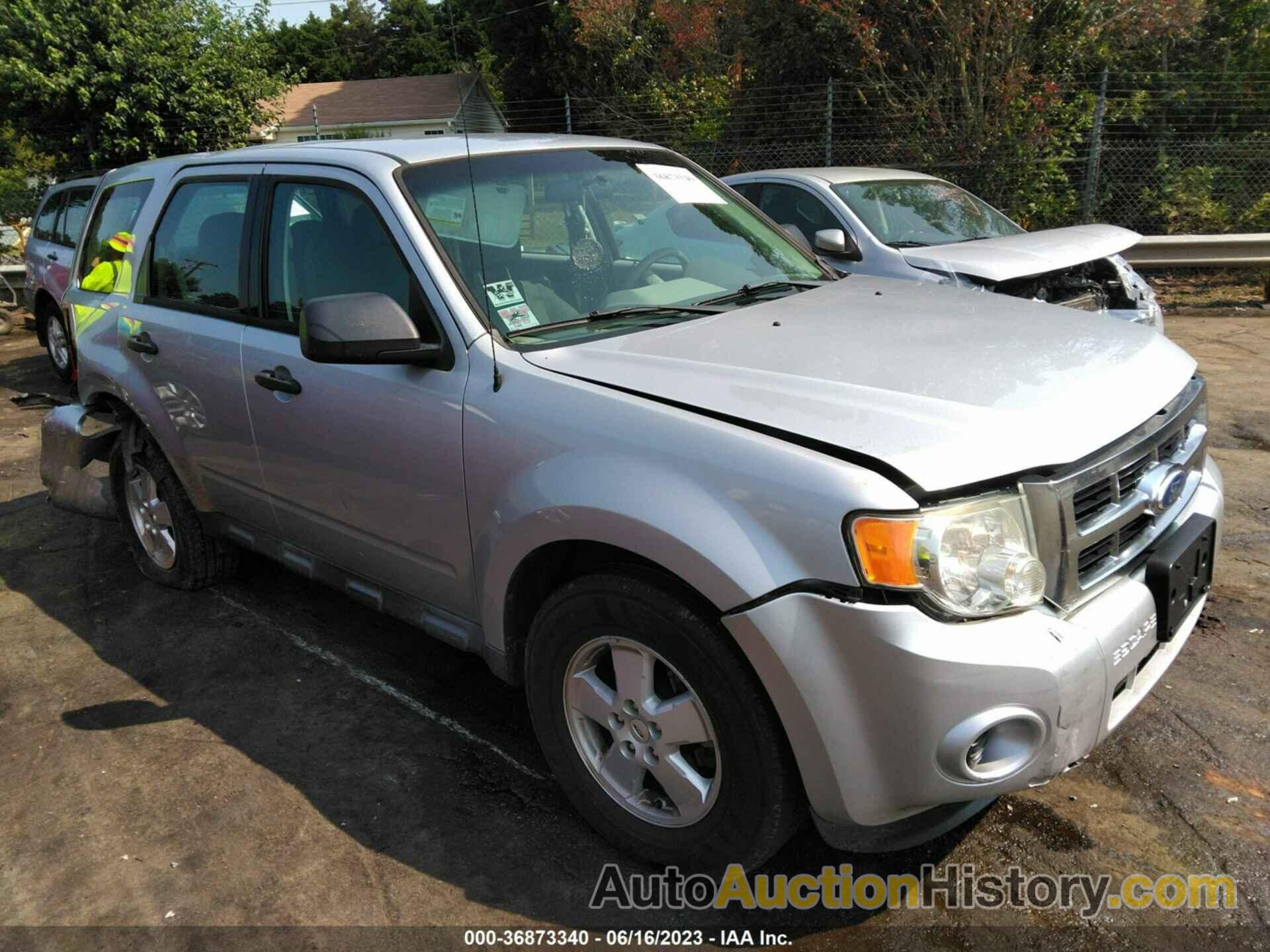 FORD ESCAPE XLS, 1FMCU0C74CKB45136