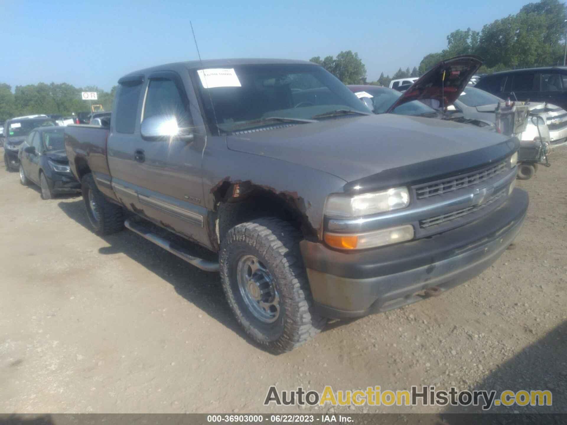 CHEVROLET SILVERADO 2500 LS, 1GCGK29U31Z118454