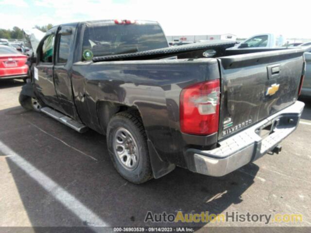 CHEVROLET SILVERADO 1500 LS, 1GCSKREA6AZ107947