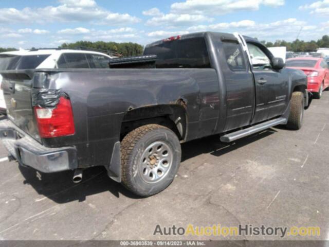 CHEVROLET SILVERADO 1500 LS, 1GCSKREA6AZ107947