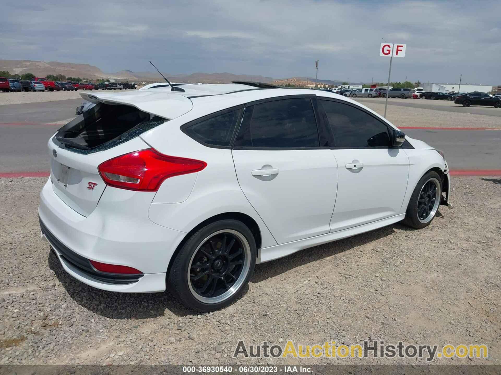 FORD FOCUS ST, 1FADP3L98GL292083