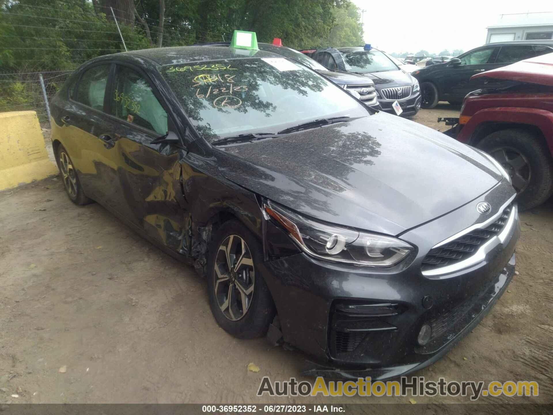 KIA FORTE LXS, 3KPF24AD4ME380373