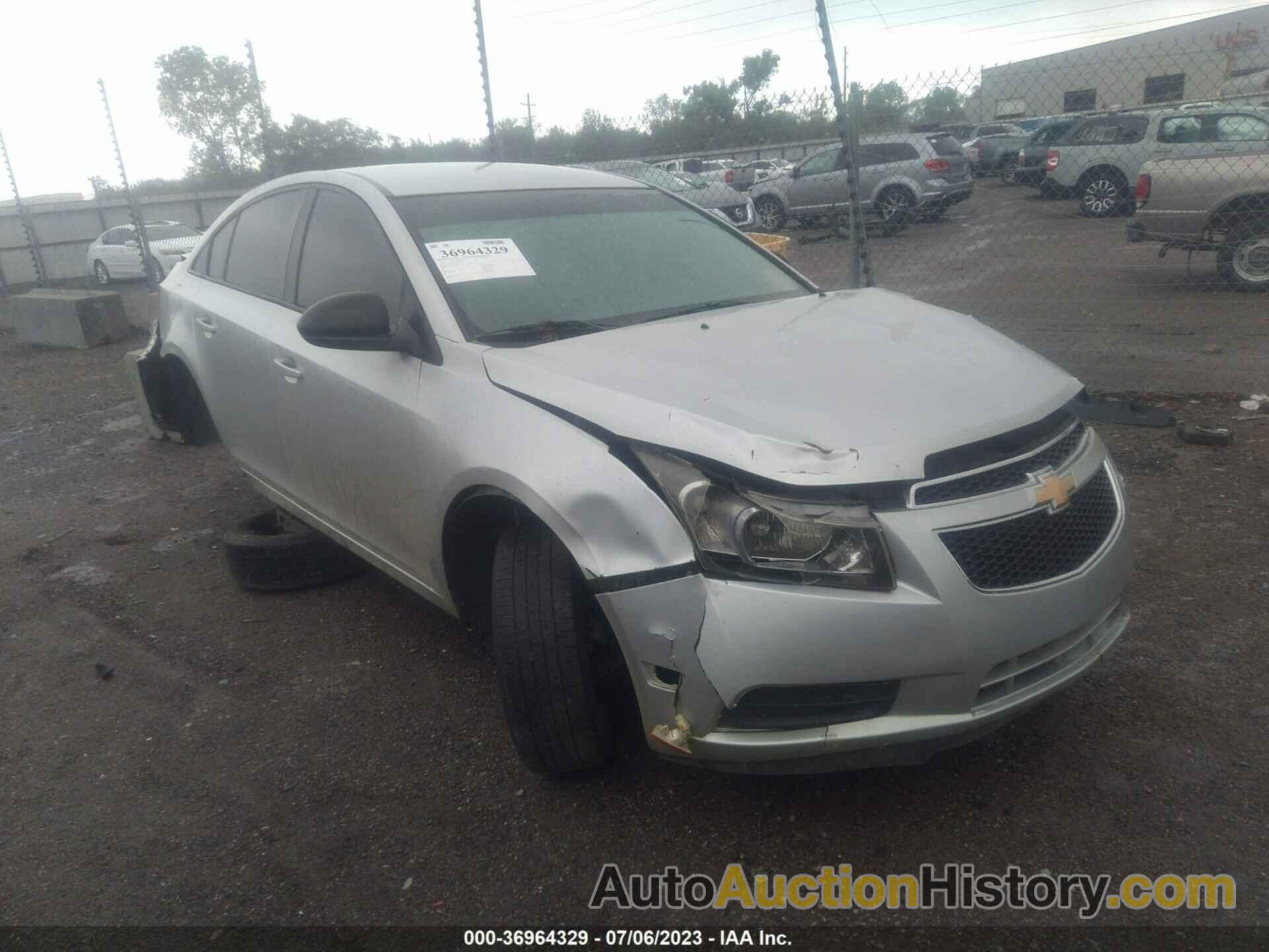 CHEVROLET CRUZE LS, 1G1PB5SHXE7102972