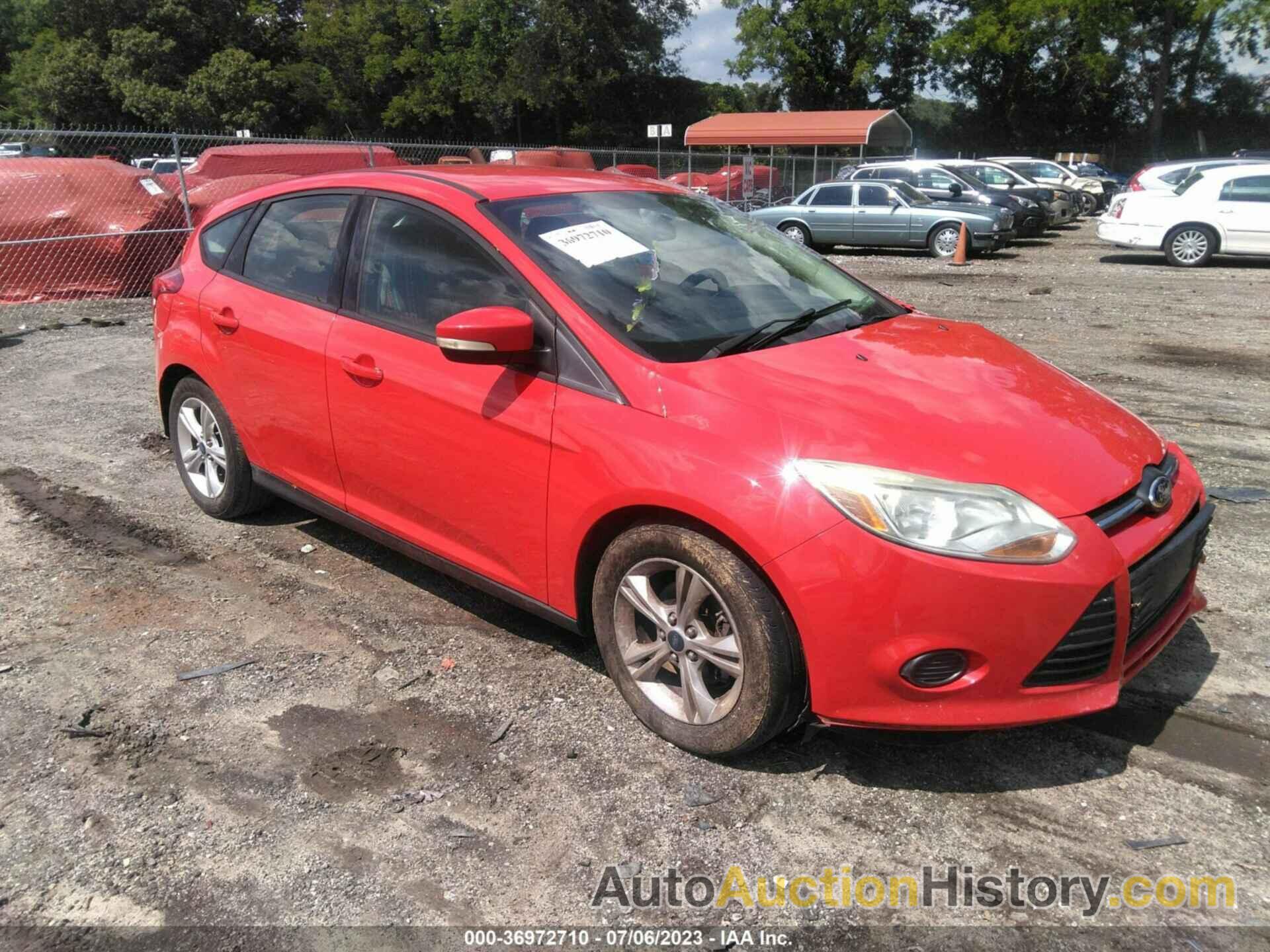 FORD FOCUS SE, 1FADP3K28DL259309