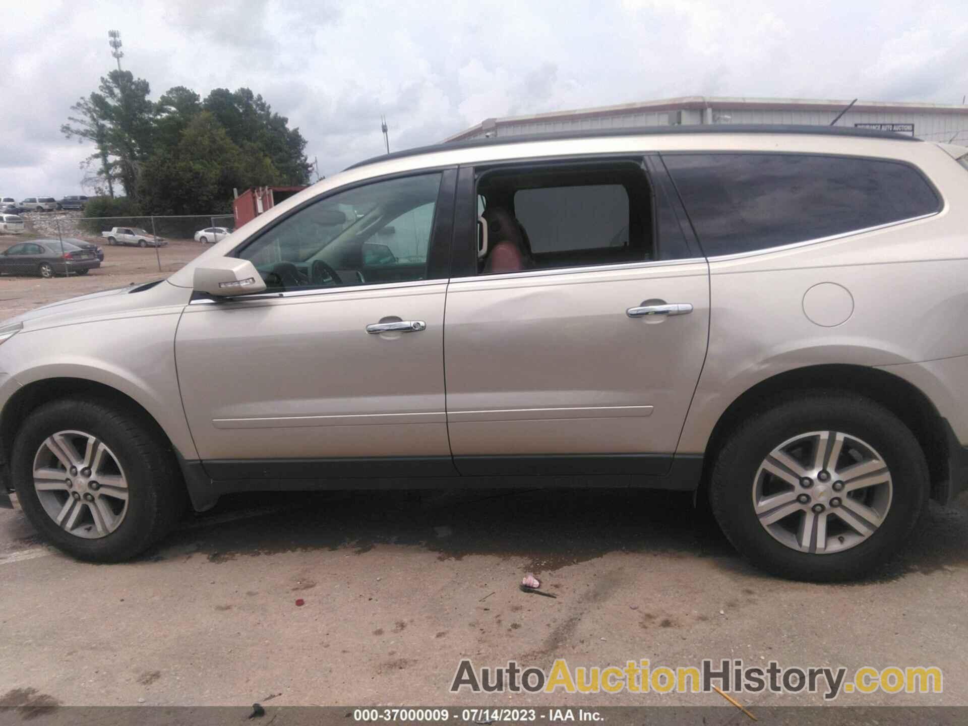 CHEVROLET TRAVERSE 2LT, 1GNKRHKD3FJ261338