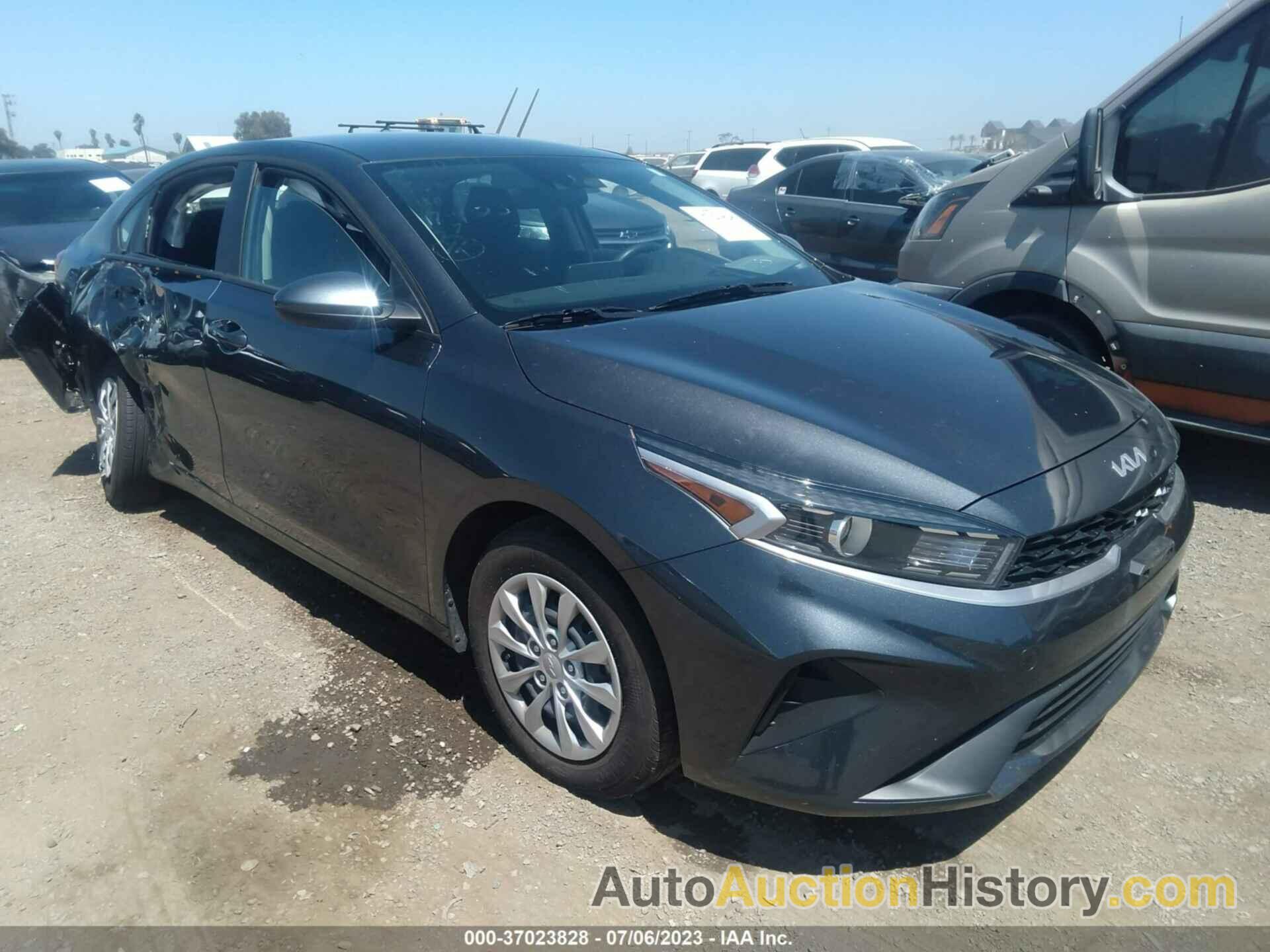 KIA FORTE LX, 3KPF24AD3PE507652