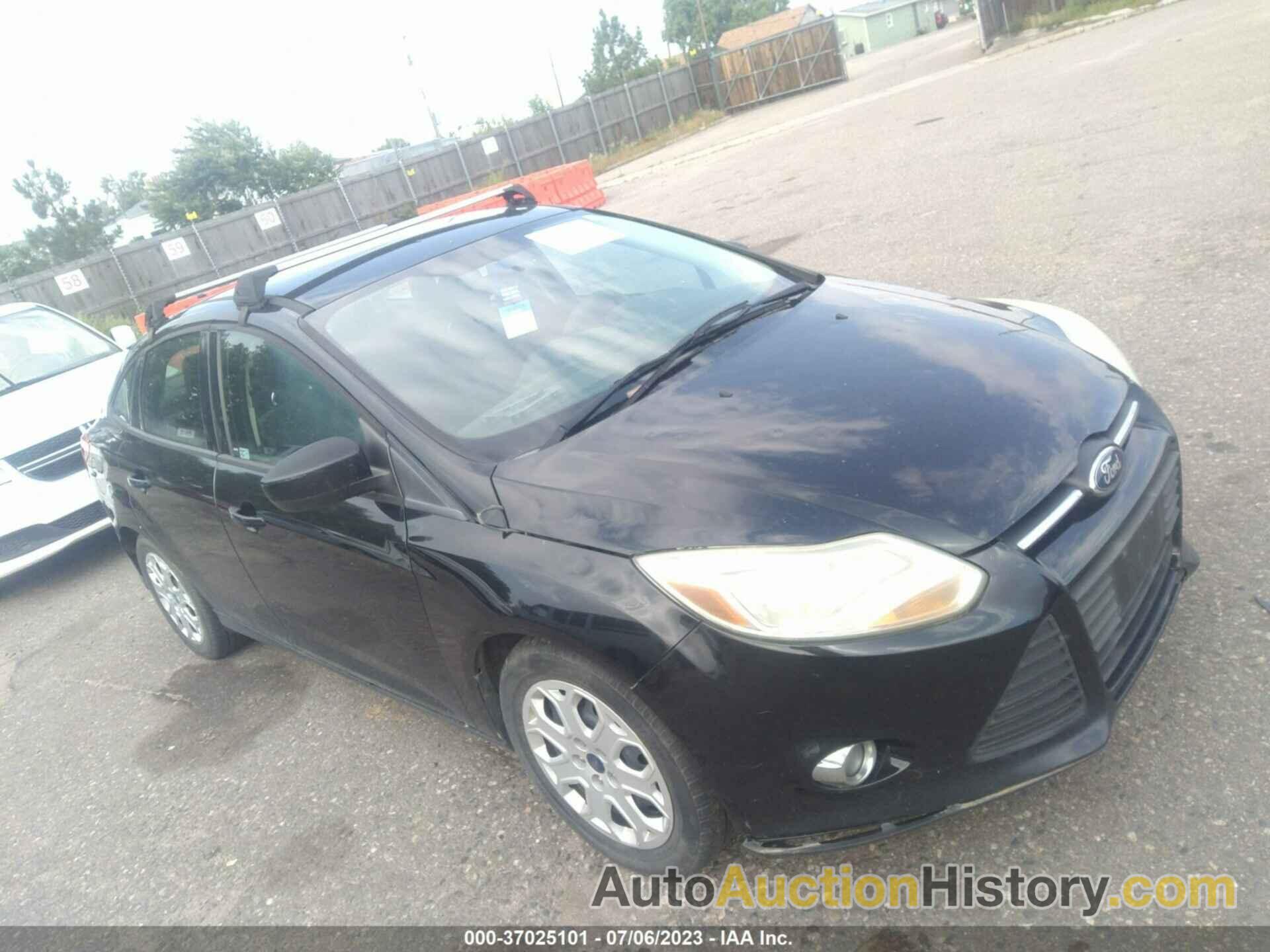 FORD FOCUS SE, 1FAHP3F25CL338575