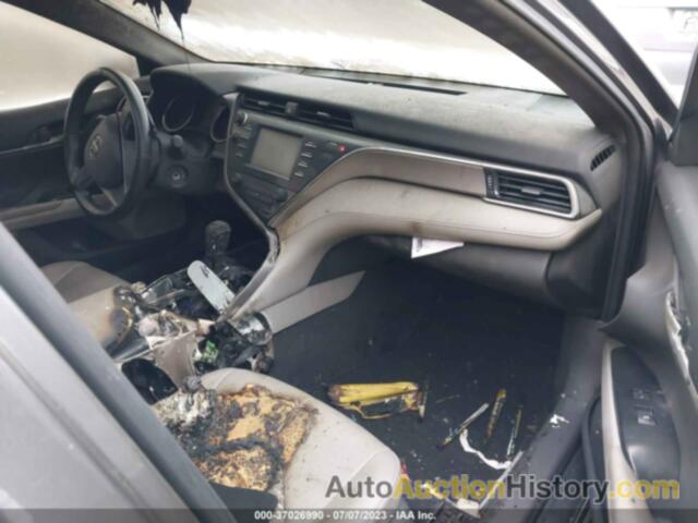 TOYOTA CAMRY SE, 4T1B11HK0JU039730