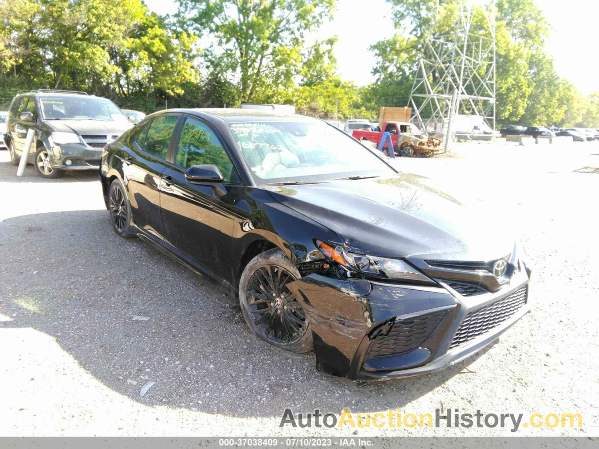 TOYOTA CAMRY SE, 4T1G11BK4MU027762